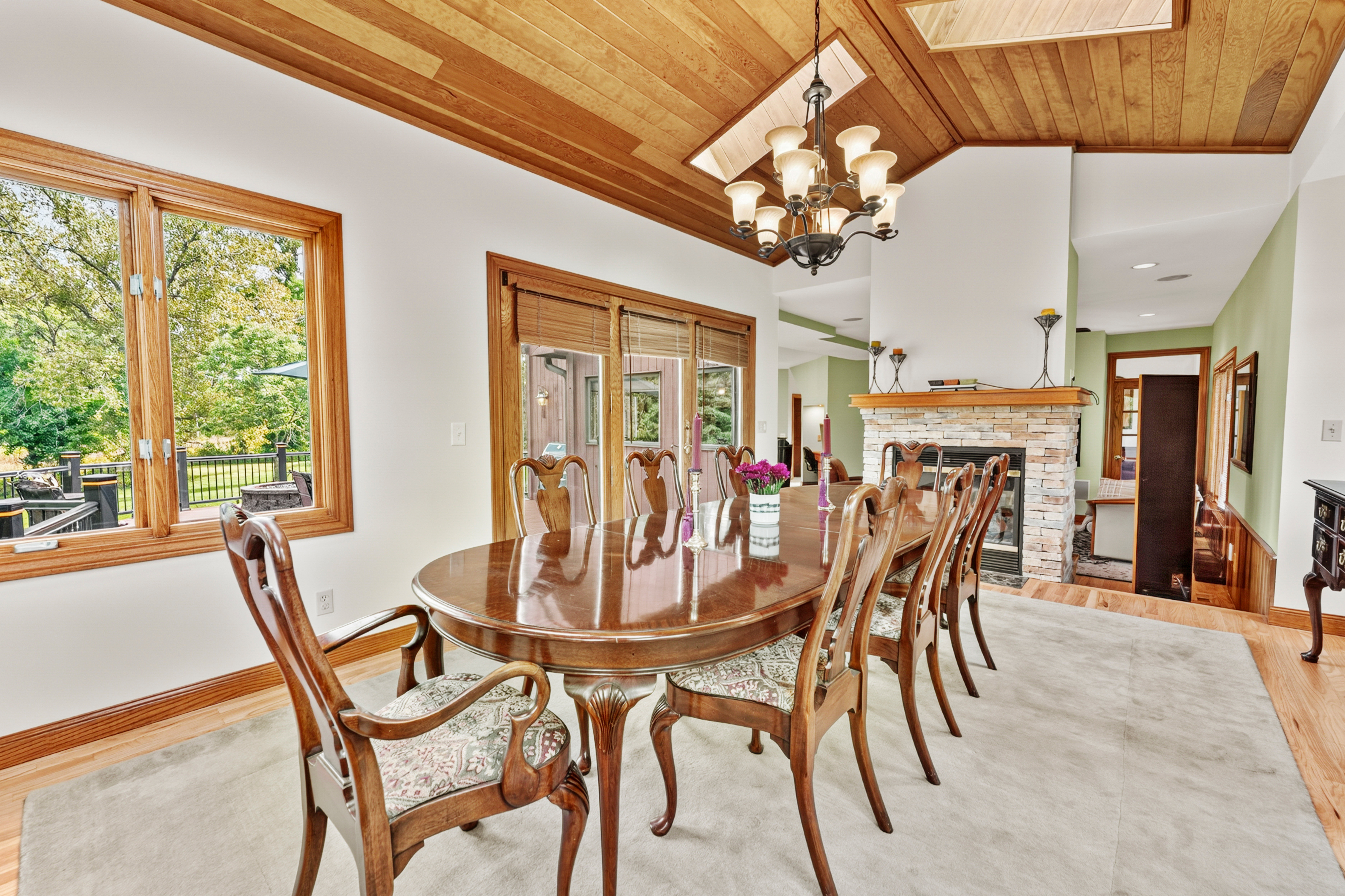  Light-Filled Contemporary on 2.35 Acres in Ladue - 物件實景