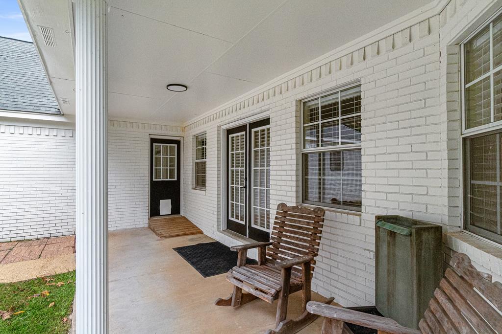 OXFORD, Mississippi, 38655, United States, 4 Bedrooms Bedrooms, ,3 BathroomsBathrooms,Residential,For Sale,1991795