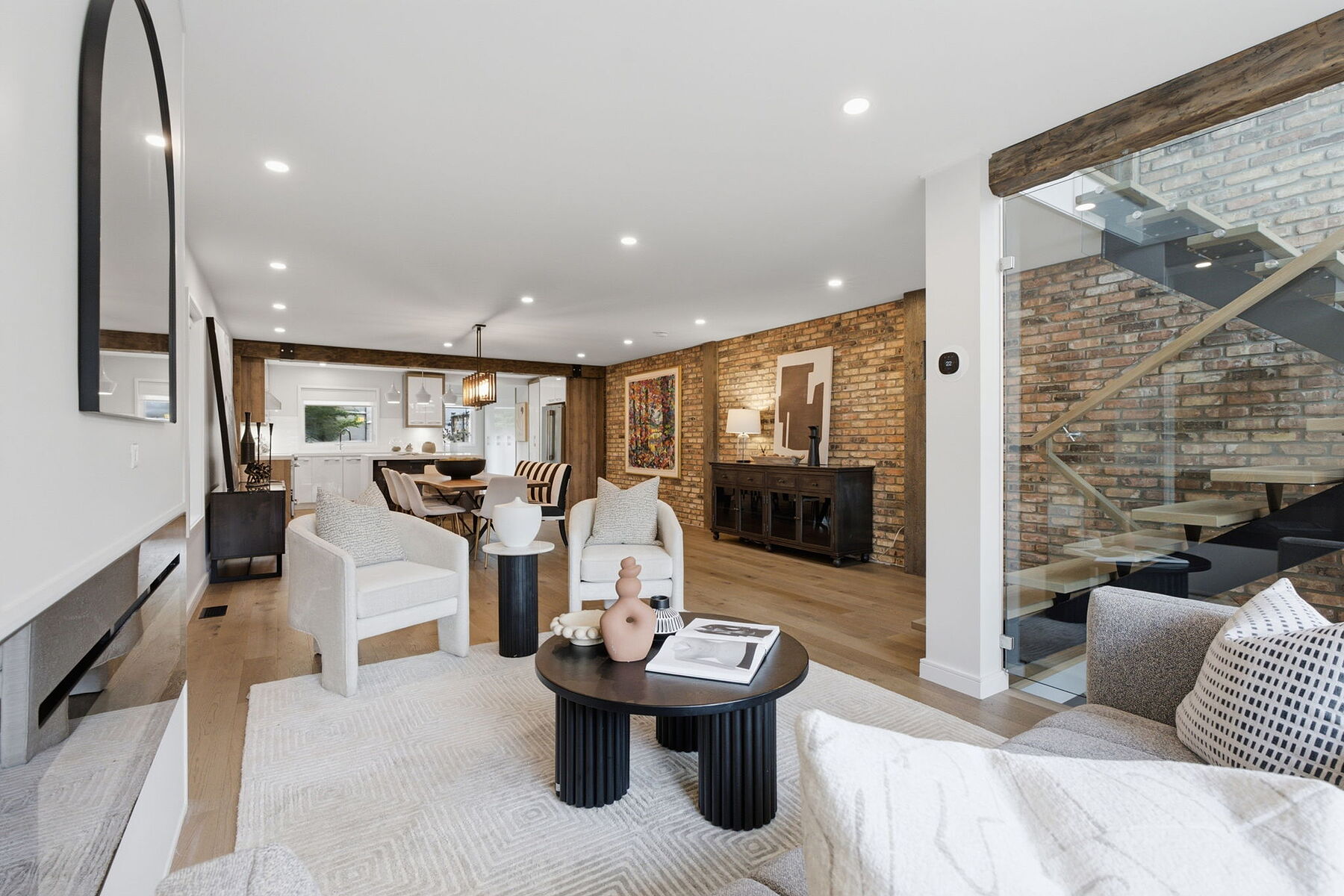  Modern Danforth Village Living - 物件實景