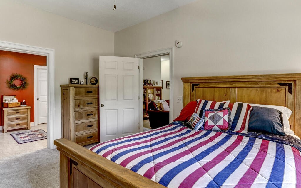 Hayesville, North Carolina, 28904, United States, 4 Bedrooms Bedrooms, ,4 BathroomsBathrooms,Residential,For Sale,1981181