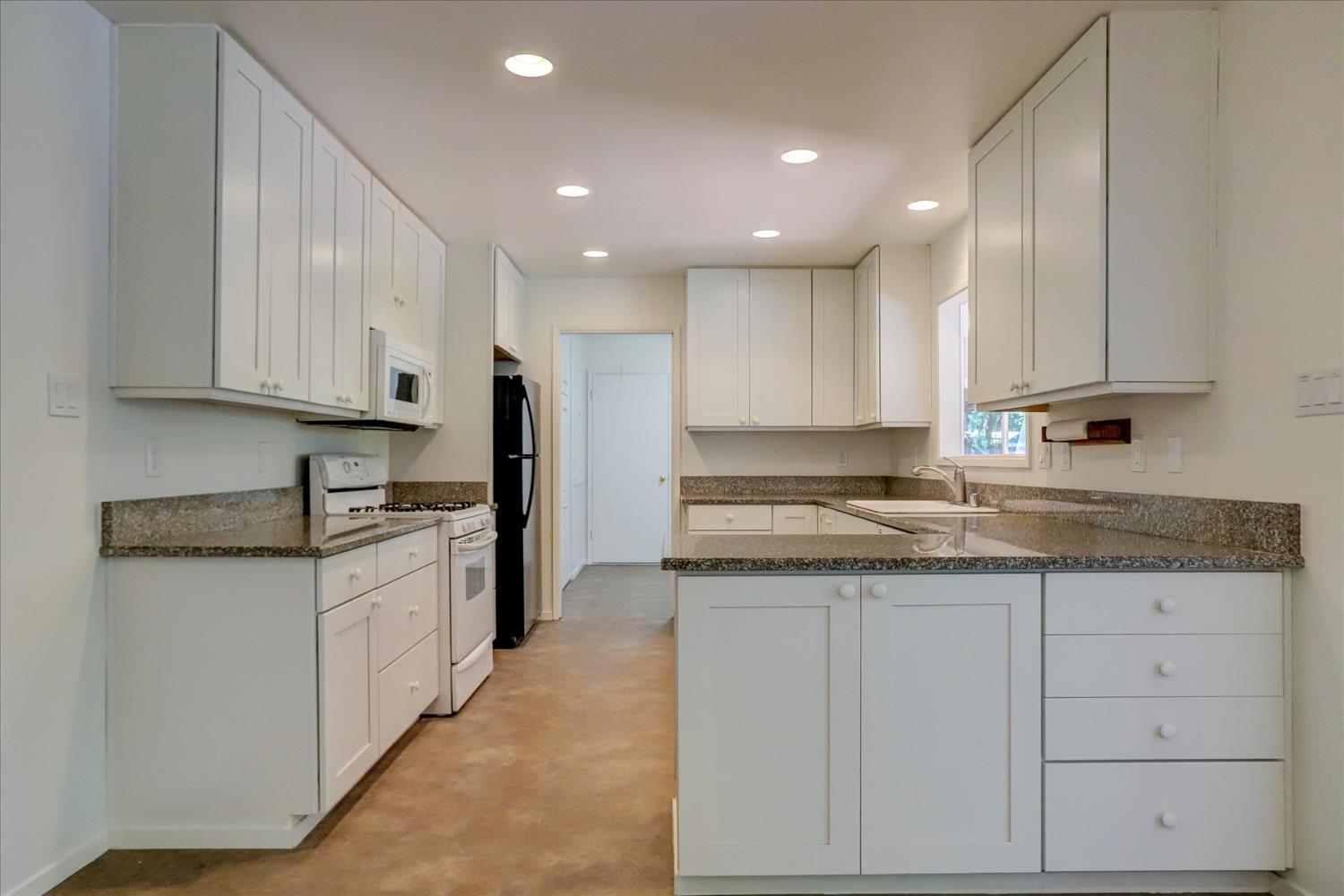 Grass Valley, California, 95945, United States, 3 Bedrooms Bedrooms, ,3 BathroomsBathrooms,Residential,For Sale,1898506