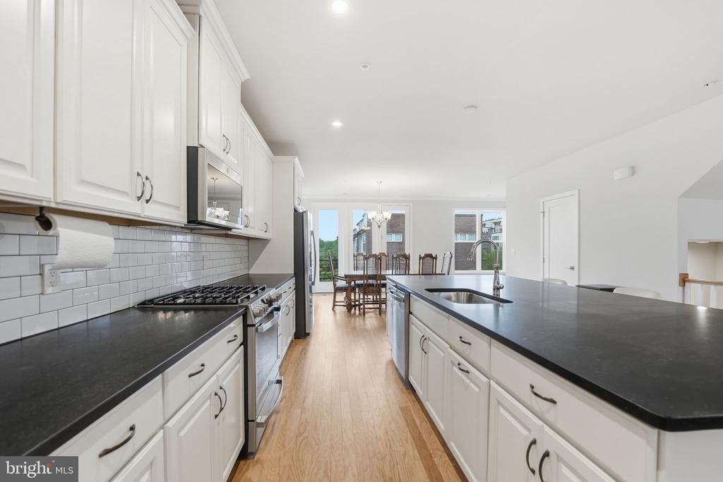 Chantilly, Virginia, 20151, United States, 3 Bedrooms Bedrooms, ,3 BathroomsBathrooms,Residential,For Sale,2048554