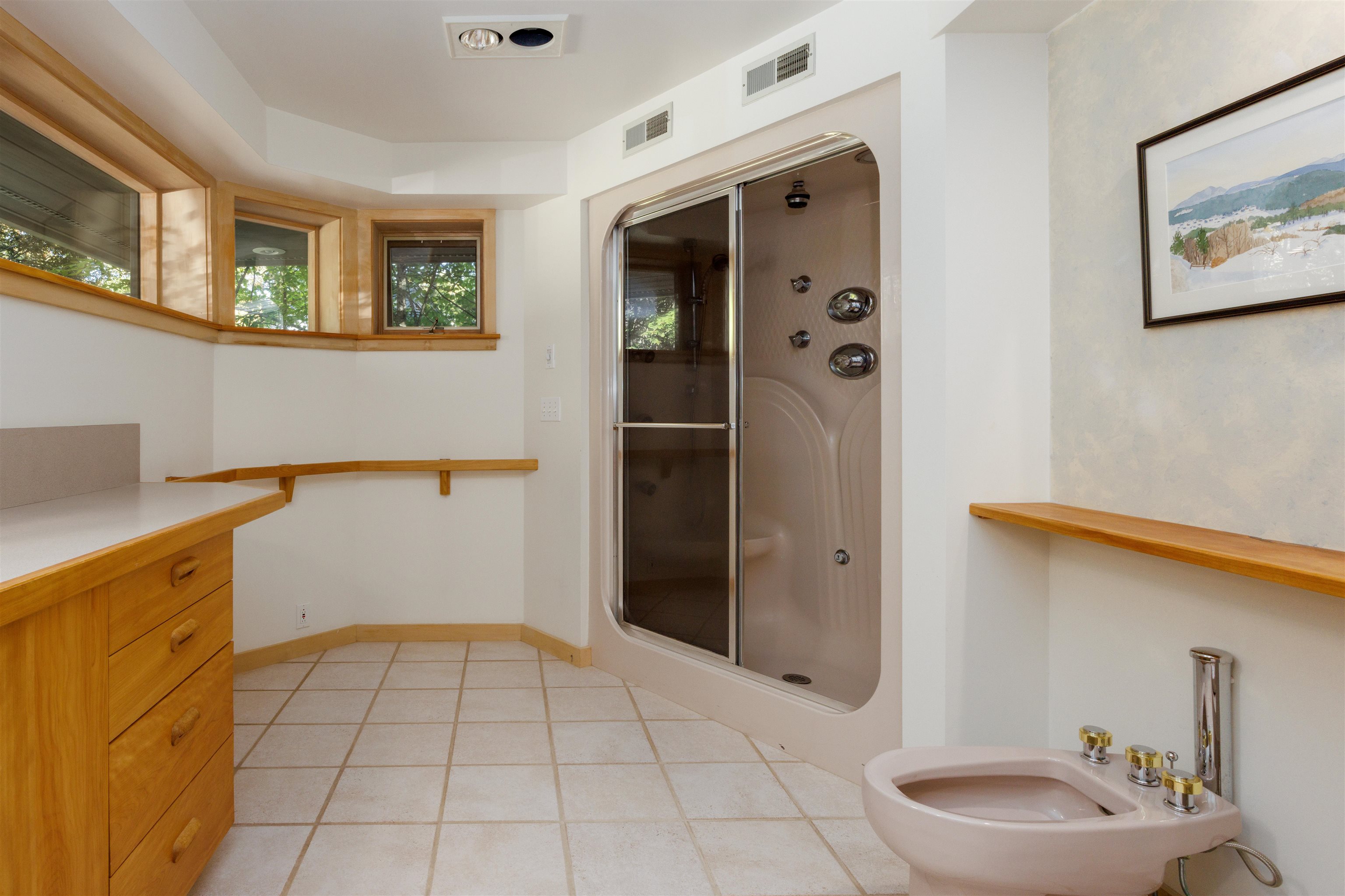 Grantham, New Hampshire, 03753, United States, 4 Bedrooms Bedrooms, ,3 BathroomsBathrooms,Residential,For Sale,1947090