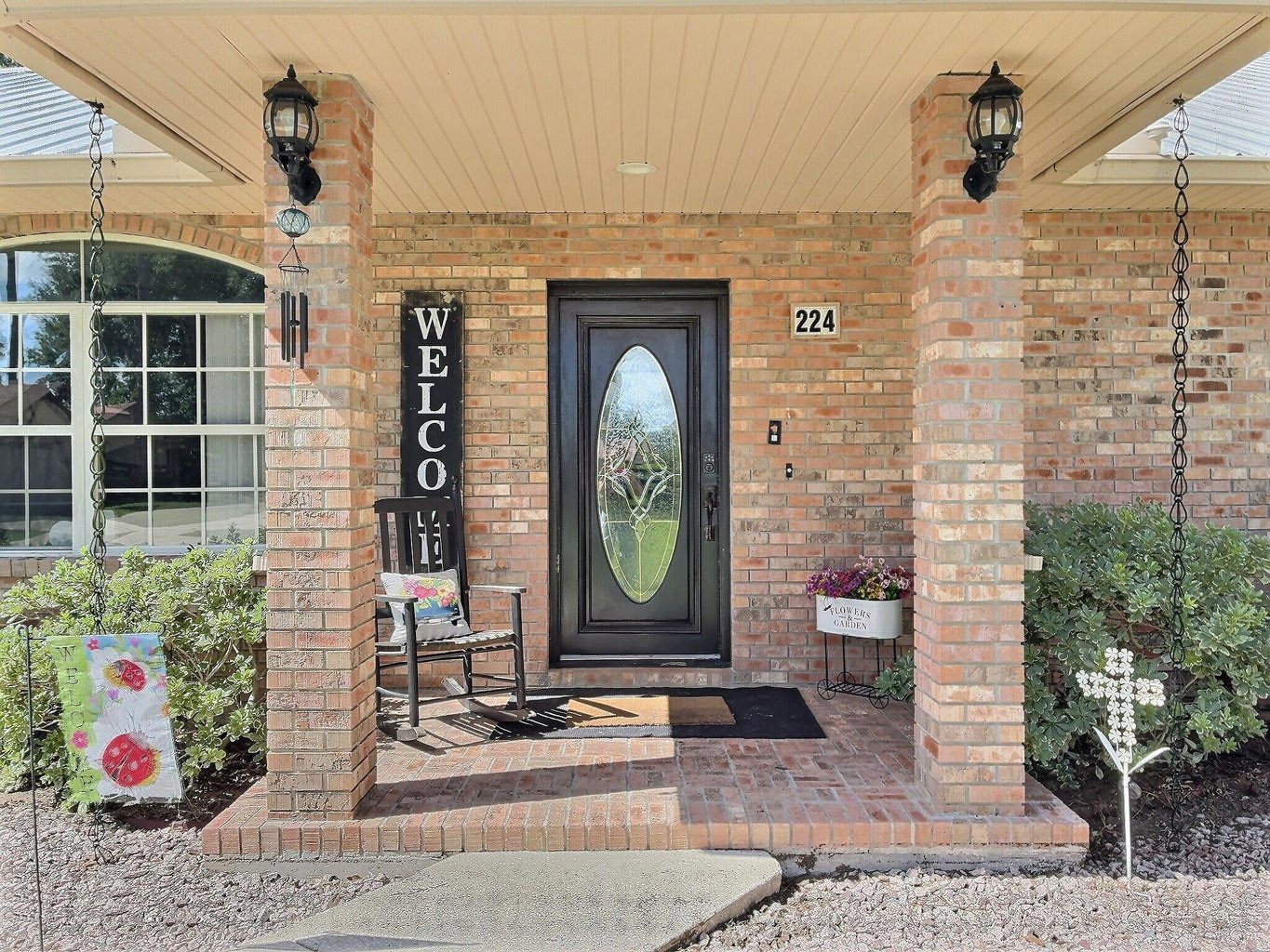 Hawthorne, Florida, 32640, United States, 5 Bedrooms Bedrooms, ,2 BathroomsBathrooms,Residential,For Sale,1903674