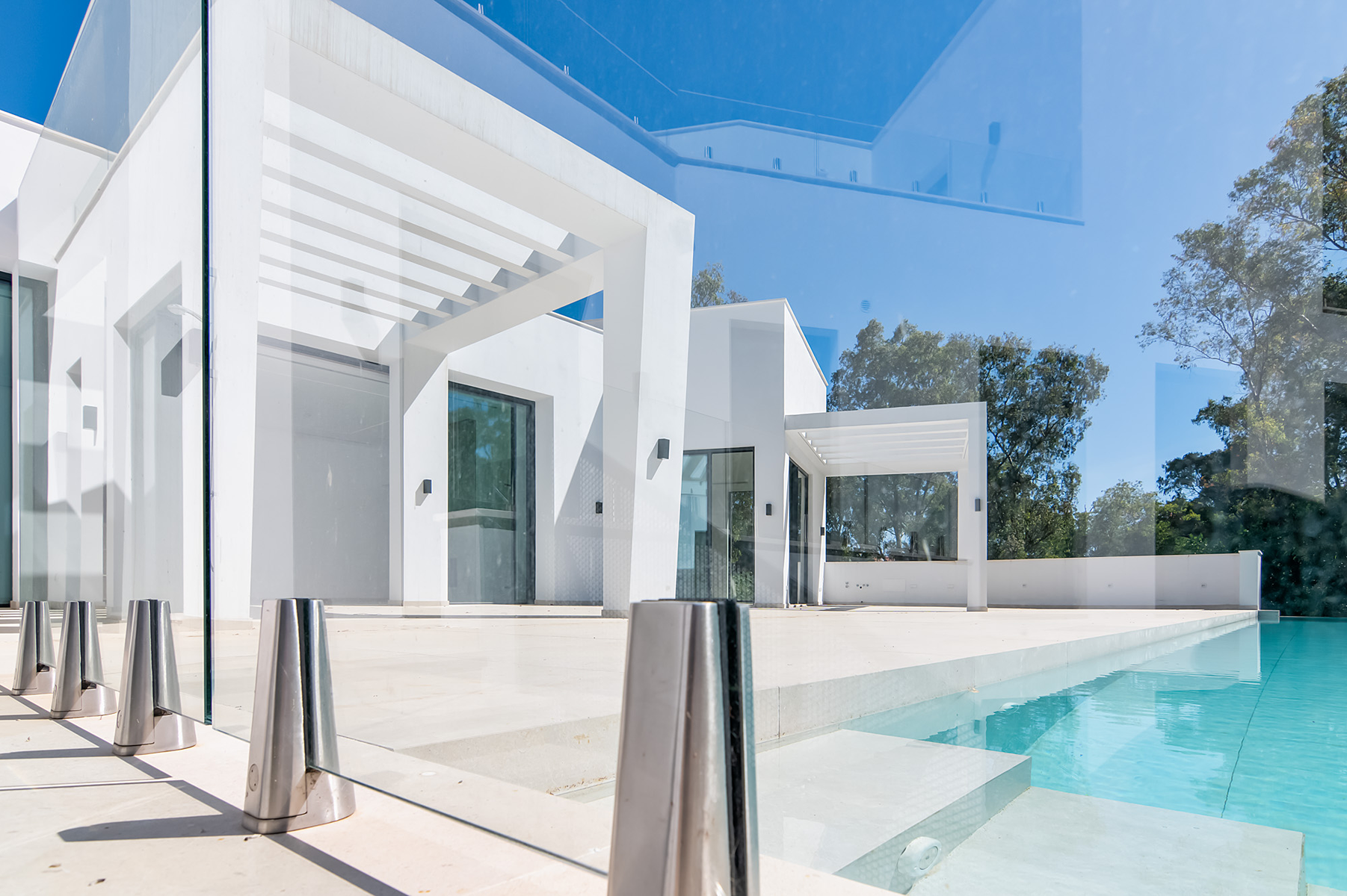  New contemporary villa with total privacy in Sotogrande Alto - 物件實景