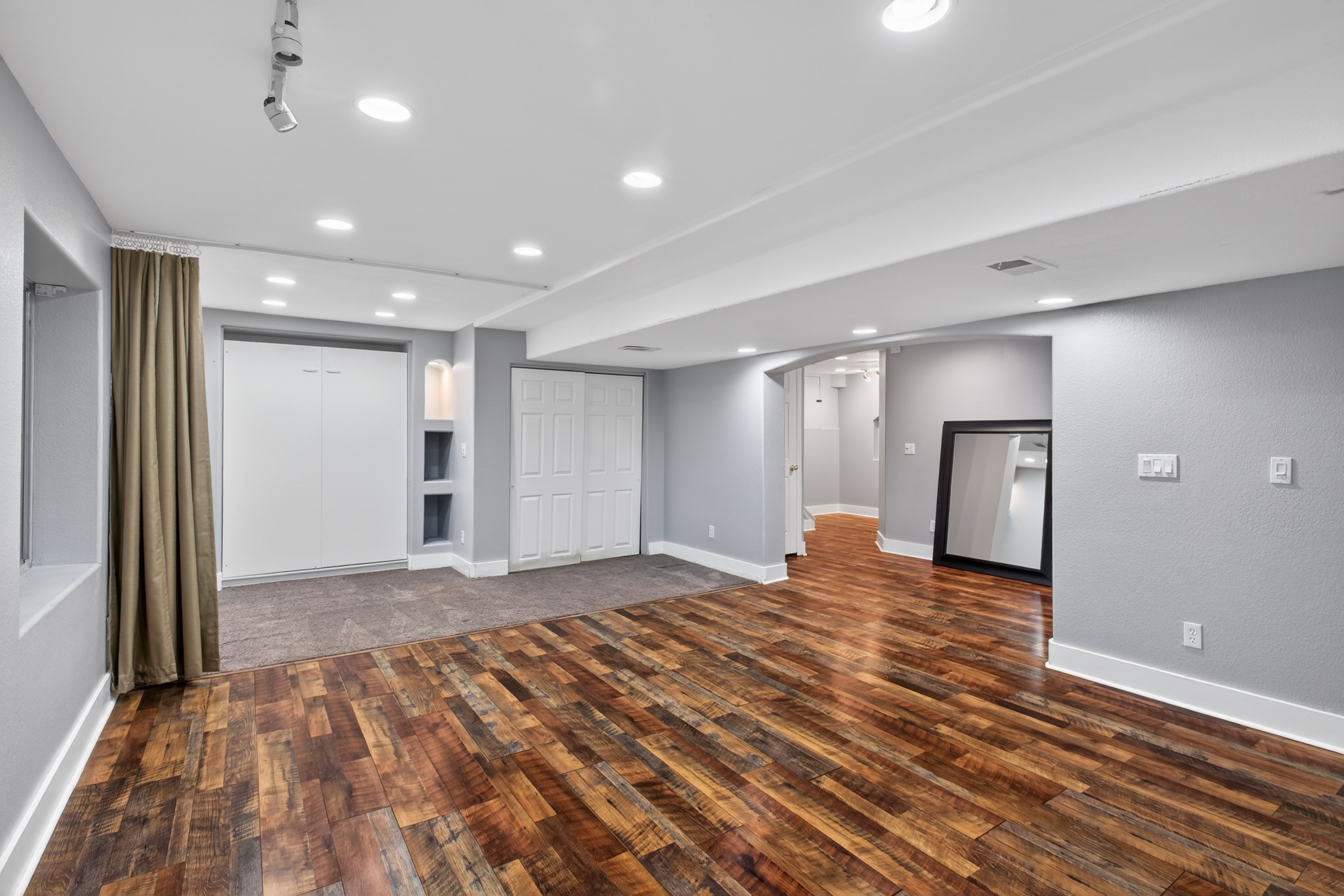  Situated on a Desirable Corner Lot in Hidden River - 物件實景