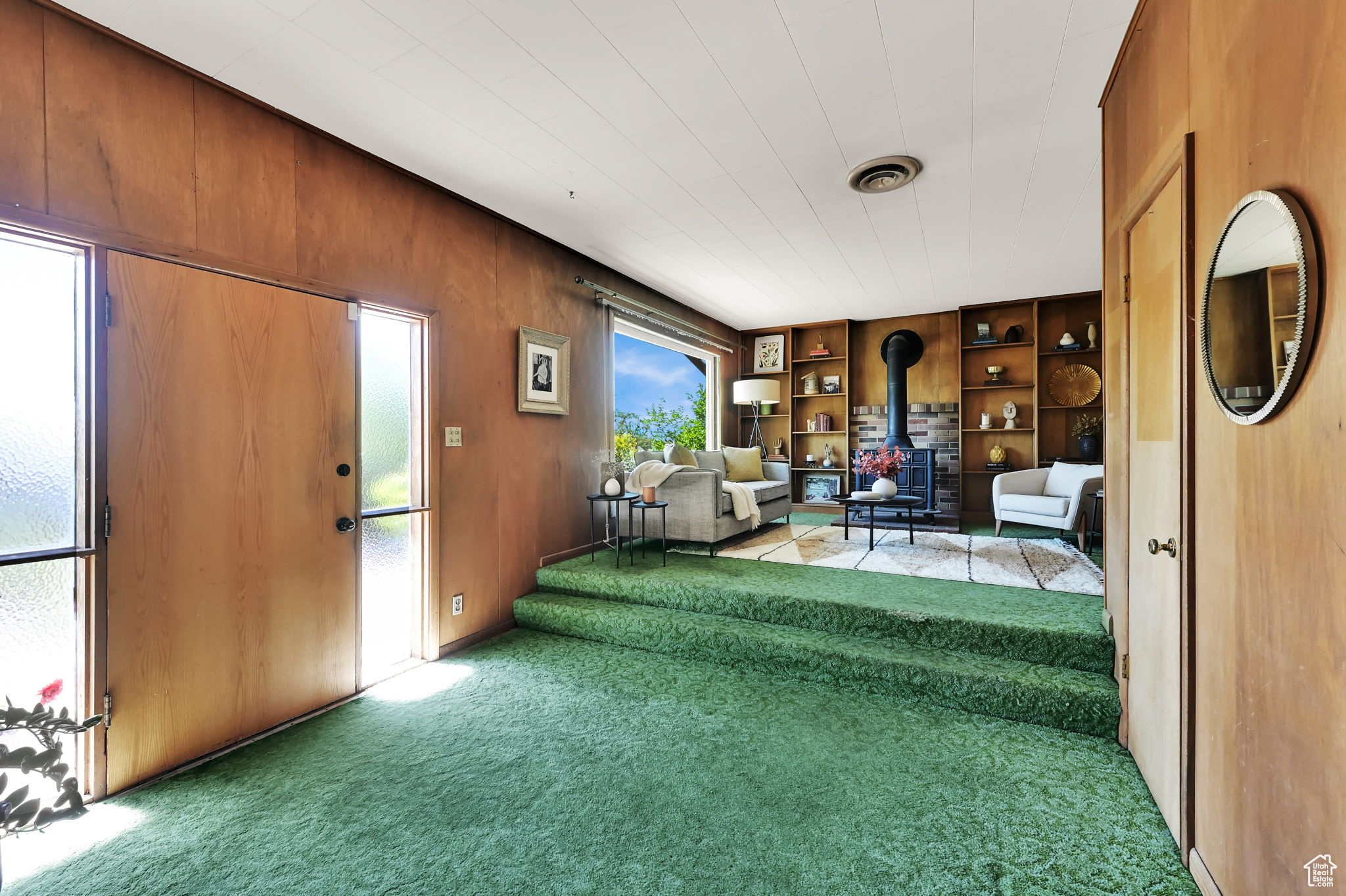 Salt Lake City, Utah, 84103, United States, 3 Bedrooms Bedrooms, ,2 BathroomsBathrooms,Residential,For Sale,1925078