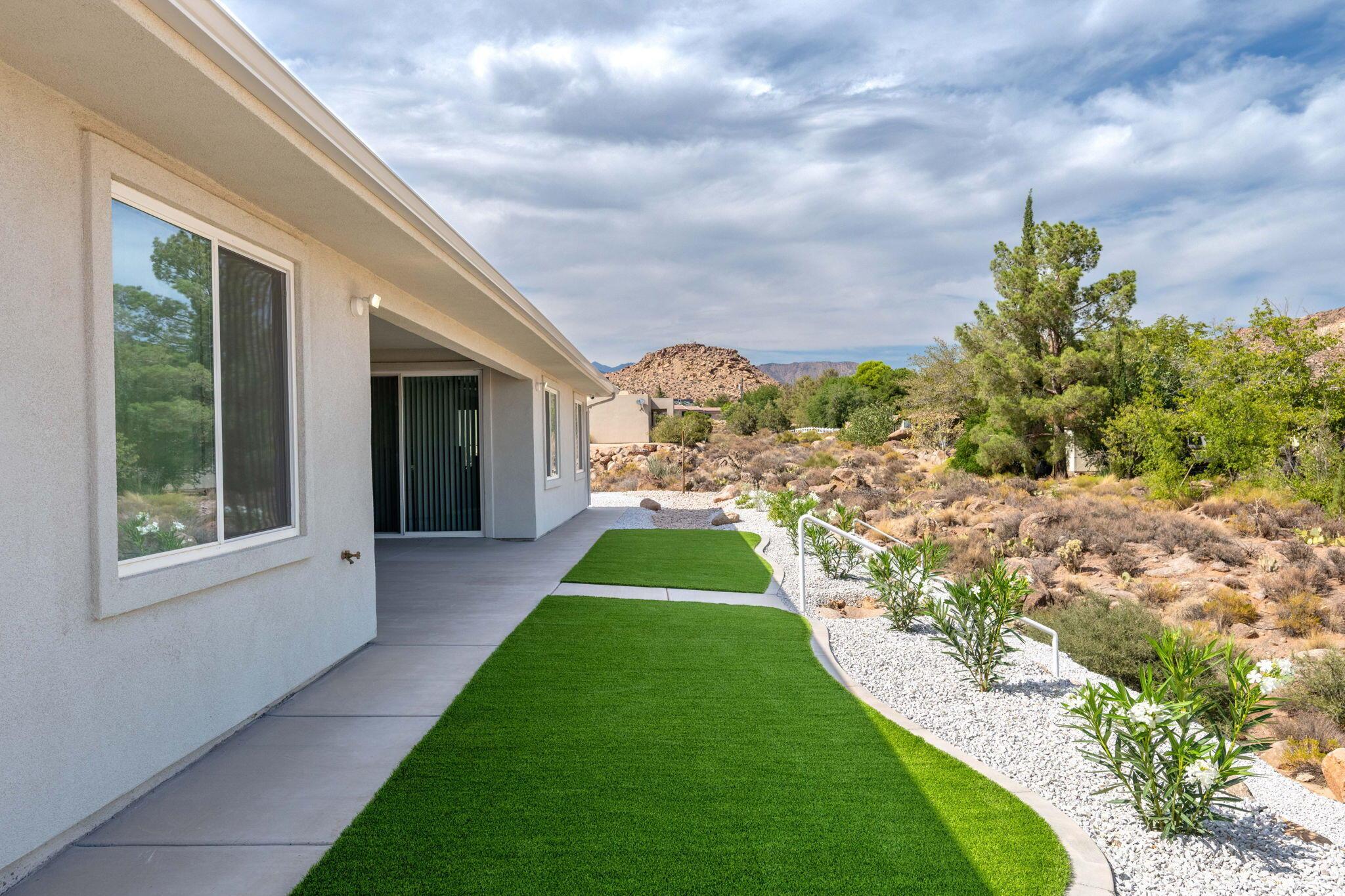 Leeds, Utah, 84746, United States, 5 Bedrooms Bedrooms, ,3 BathroomsBathrooms,Residential,For Sale,1979707