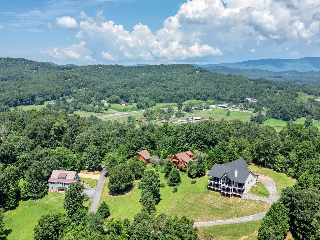 Hayesville, North Carolina, 28904, United States, 3 Bedrooms Bedrooms, ,4 BathroomsBathrooms,Residential,For Sale,1919513