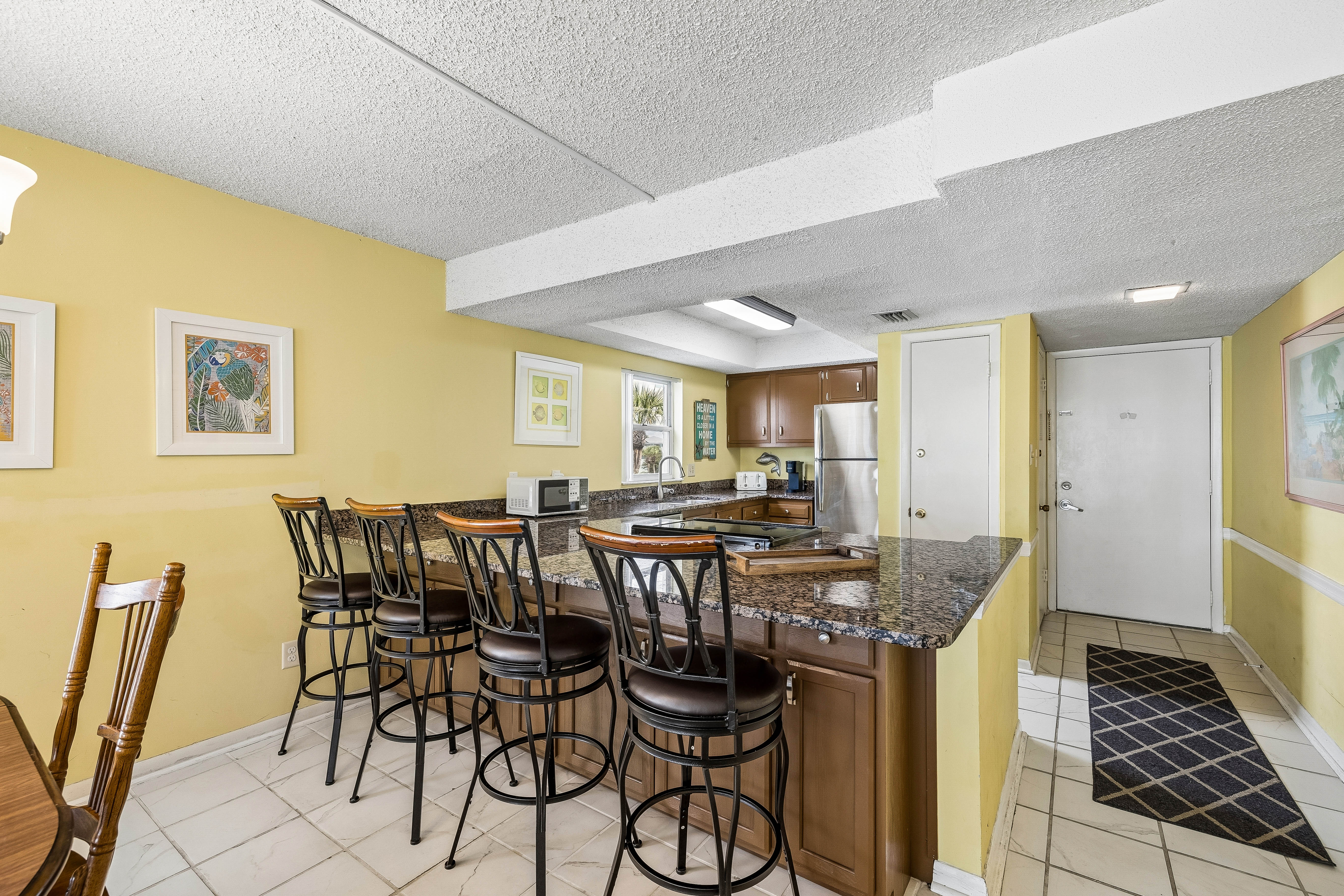  Gulf-Front Corner Retreat In Sought-After Community Near Amenities - 物件實景