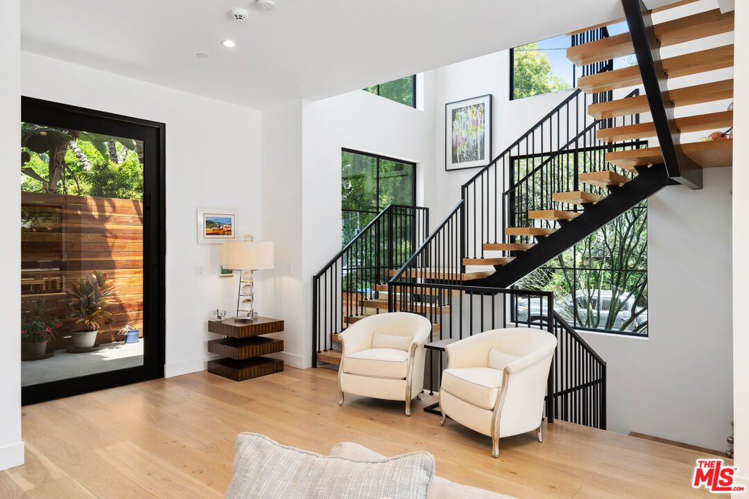 Los Angeles, California, 90068, United States, 4 Bedrooms Bedrooms, ,4 BathroomsBathrooms,Residential,For Sale,1897073