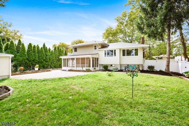 Rahway City, New Jersey, 07065, United States, 3 Bedrooms Bedrooms, ,3 BathroomsBathrooms,Residential,For Sale,1996239