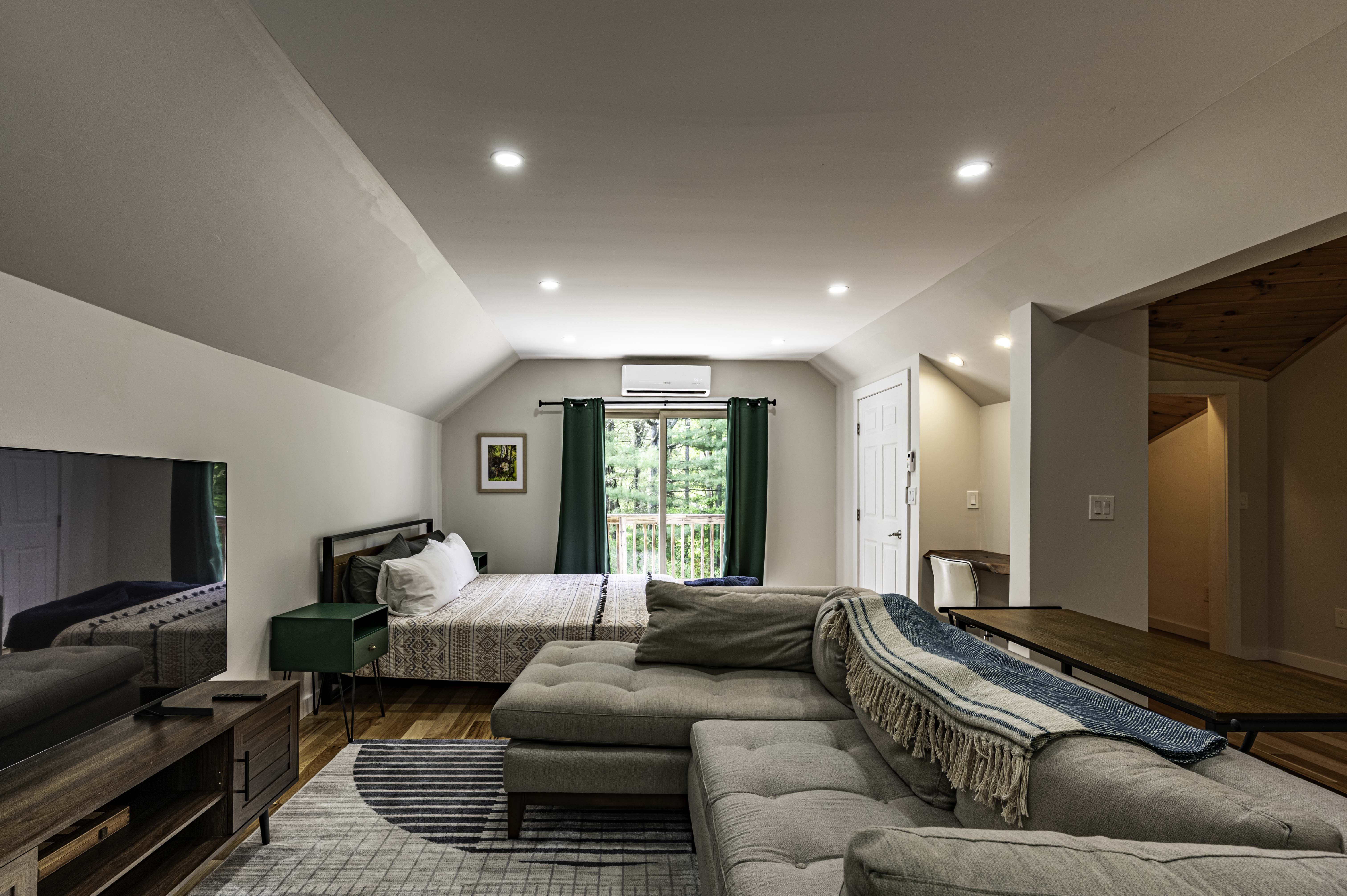  Ranch Style Home with Studio Apartment - 物件實景