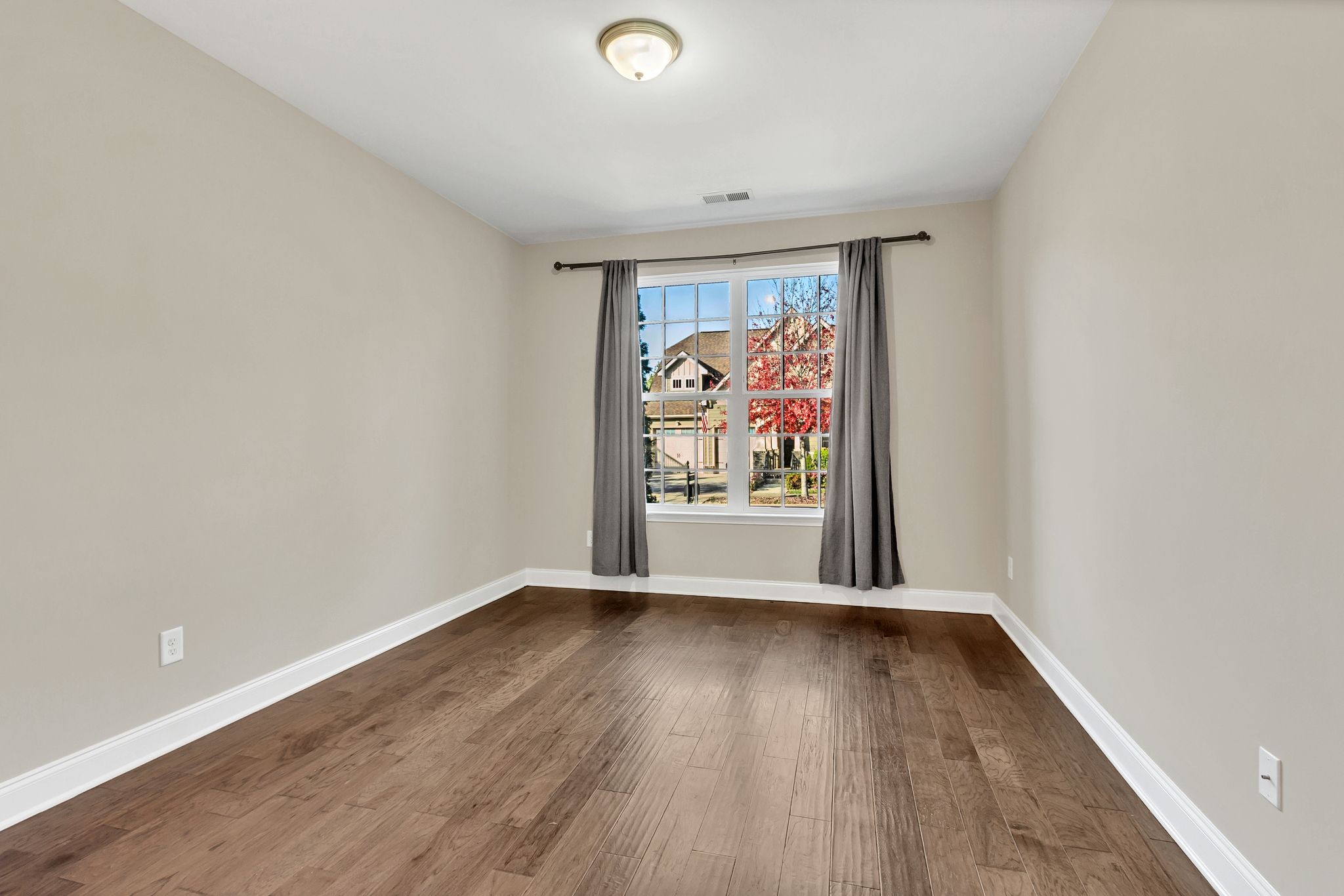 Franklin, Tennessee, 37064, United States, 4 Bedrooms Bedrooms, ,4 BathroomsBathrooms,Residential,For Sale,1989475