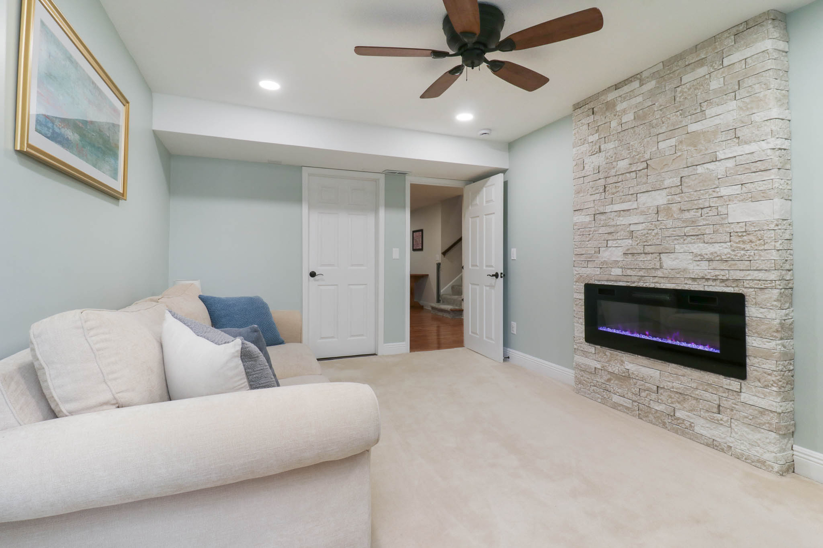 Bloomington, Illinois, 61704, United States, 5 Bedrooms Bedrooms, ,4 BathroomsBathrooms,Residential,For Sale,1991973