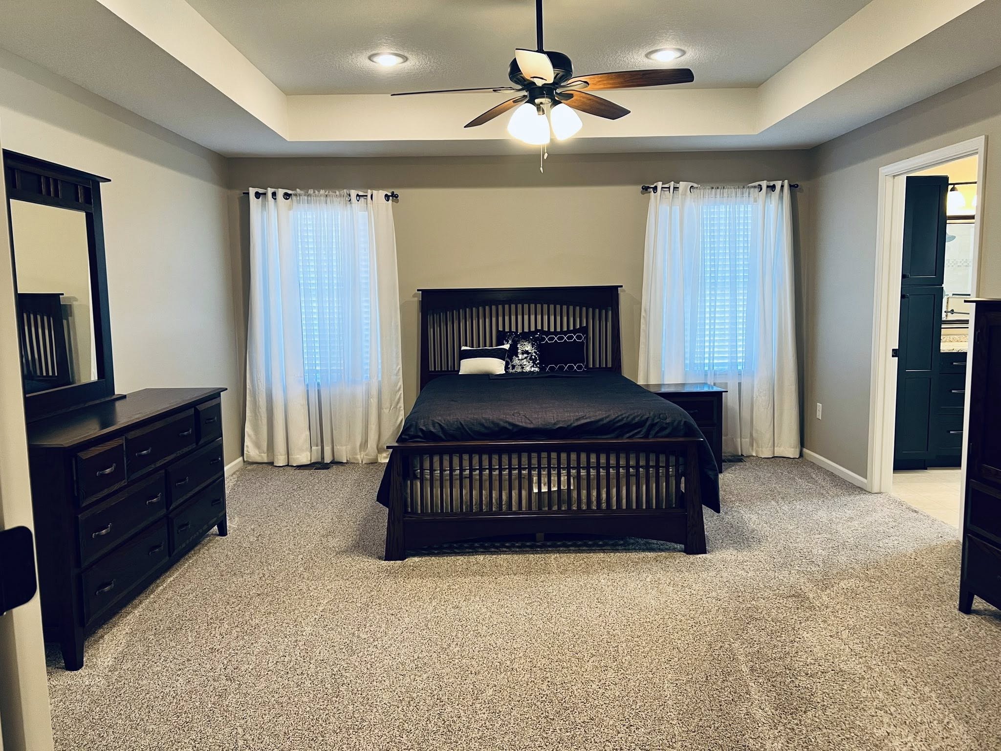 Hannibal, Missouri, 6341, United States, 4 Bedrooms Bedrooms, ,4 BathroomsBathrooms,Residential,For Sale,2005441