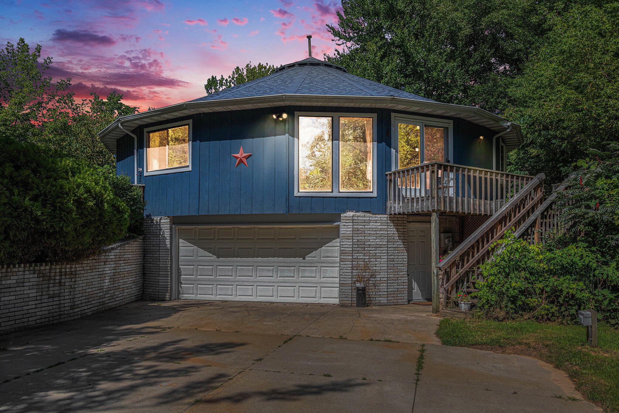 Bangor, Michigan, 49013, United States, 3 Bedrooms Bedrooms, ,2 BathroomsBathrooms,Residential,For Sale,1930428