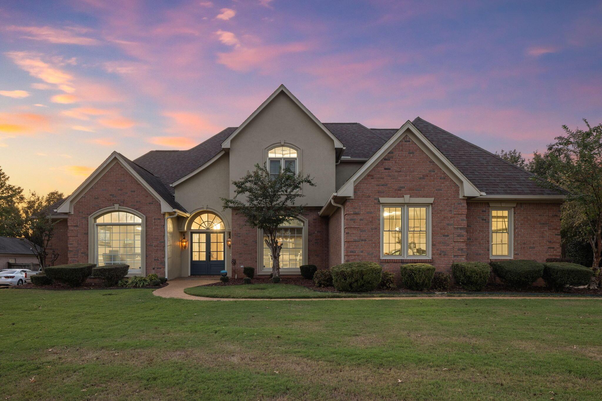 Tupelo, Mississippi, 38801, United States, 4 Bedrooms Bedrooms, ,4 BathroomsBathrooms,Residential,For Sale,1957105