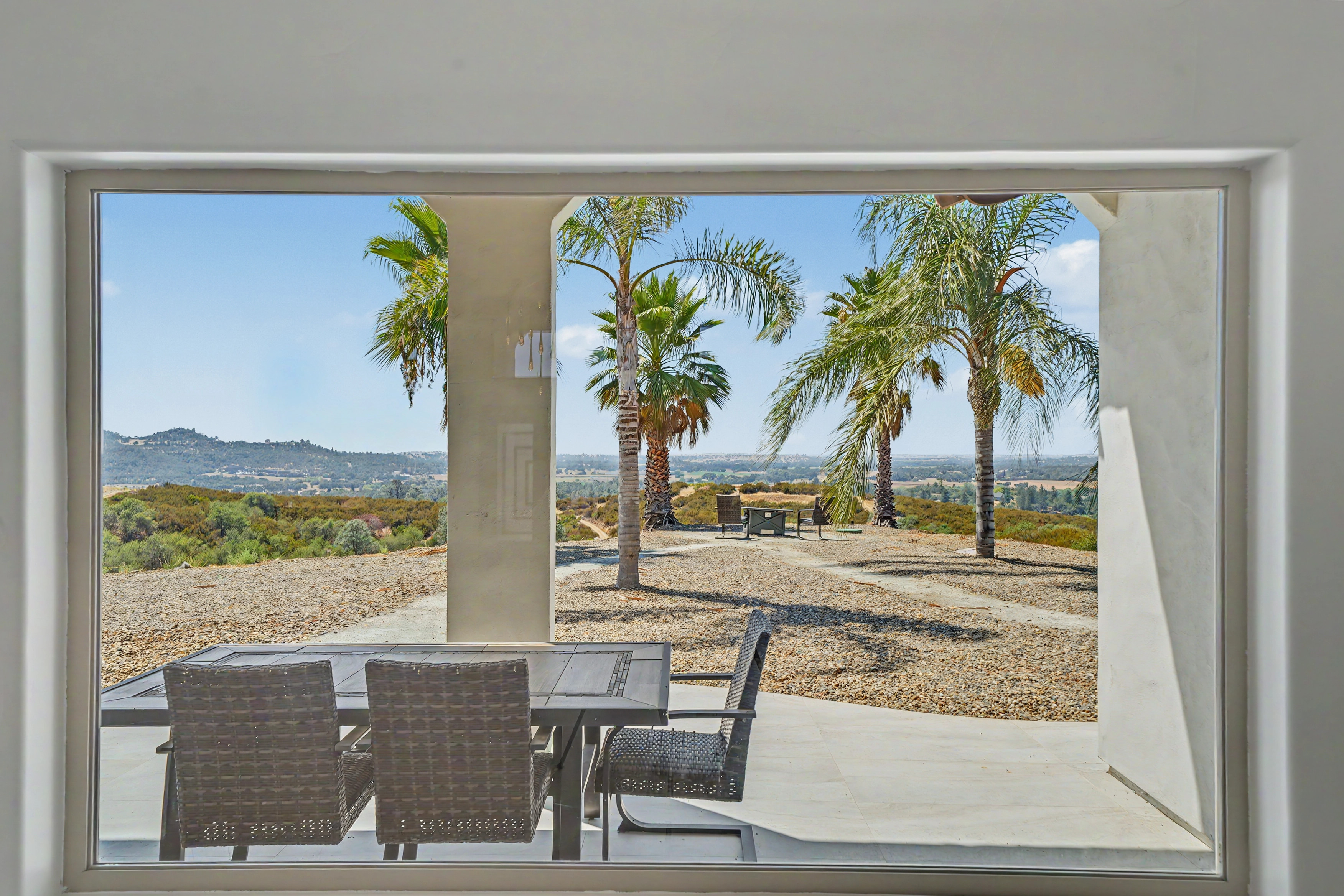  Elevated Living with 360 Views on 40 Acres - 物件實景