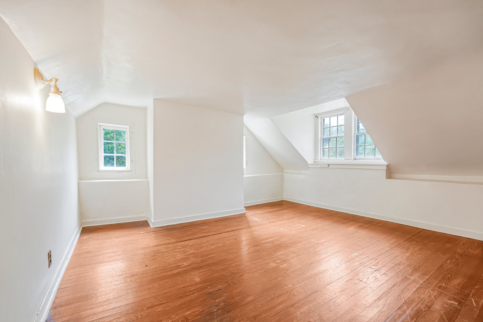 Montville Twp, New Jersey, 07058, United States, 3 Bedrooms Bedrooms, ,2 BathroomsBathrooms,Residential,For Sale,1879180