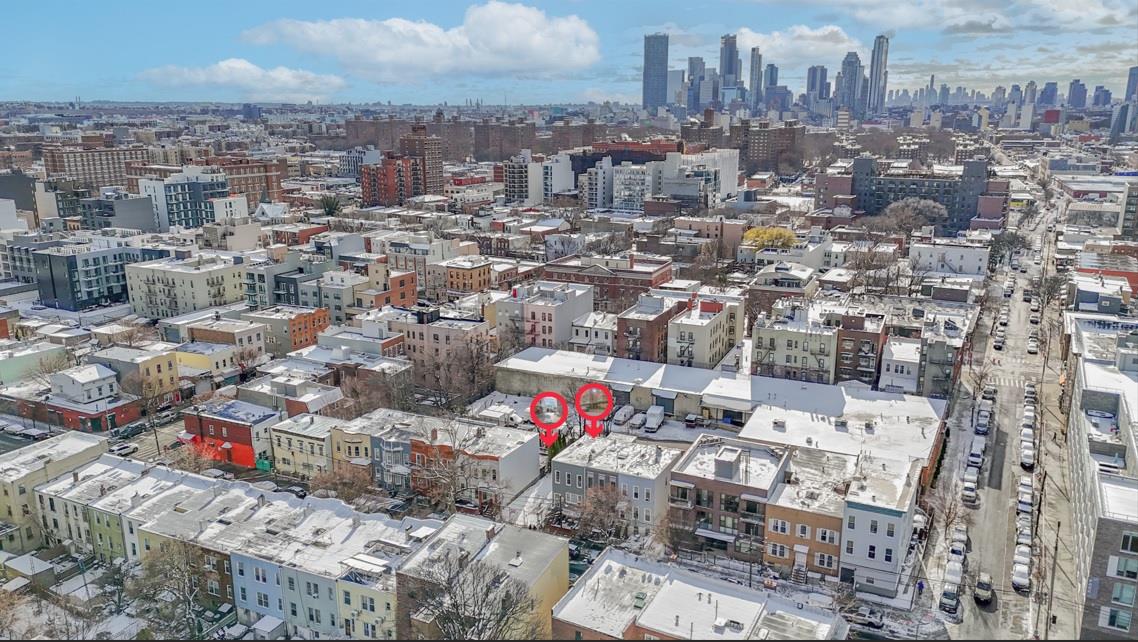 Astoria, New York, 11102, United States, 5 Bedrooms Bedrooms, ,2 BathroomsBathrooms,Residential,For Sale,1895172