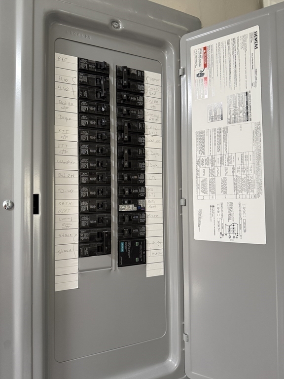 North Attleboro, Massachusetts, 02760, United States, 4 Bedrooms Bedrooms, ,2 BathroomsBathrooms,Residential,For Sale,1988350