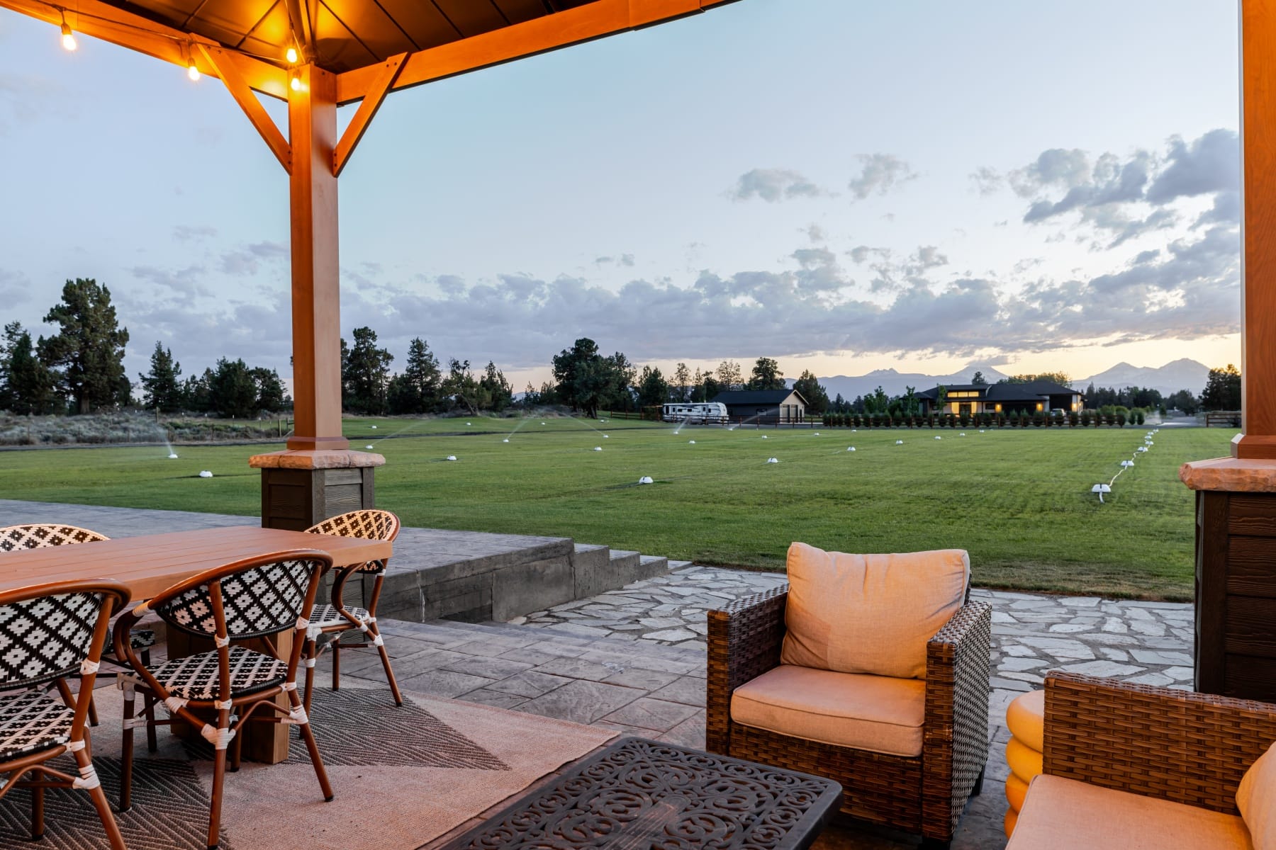  64794 Hunnell Road Bend, OR 97703 - 物件實景