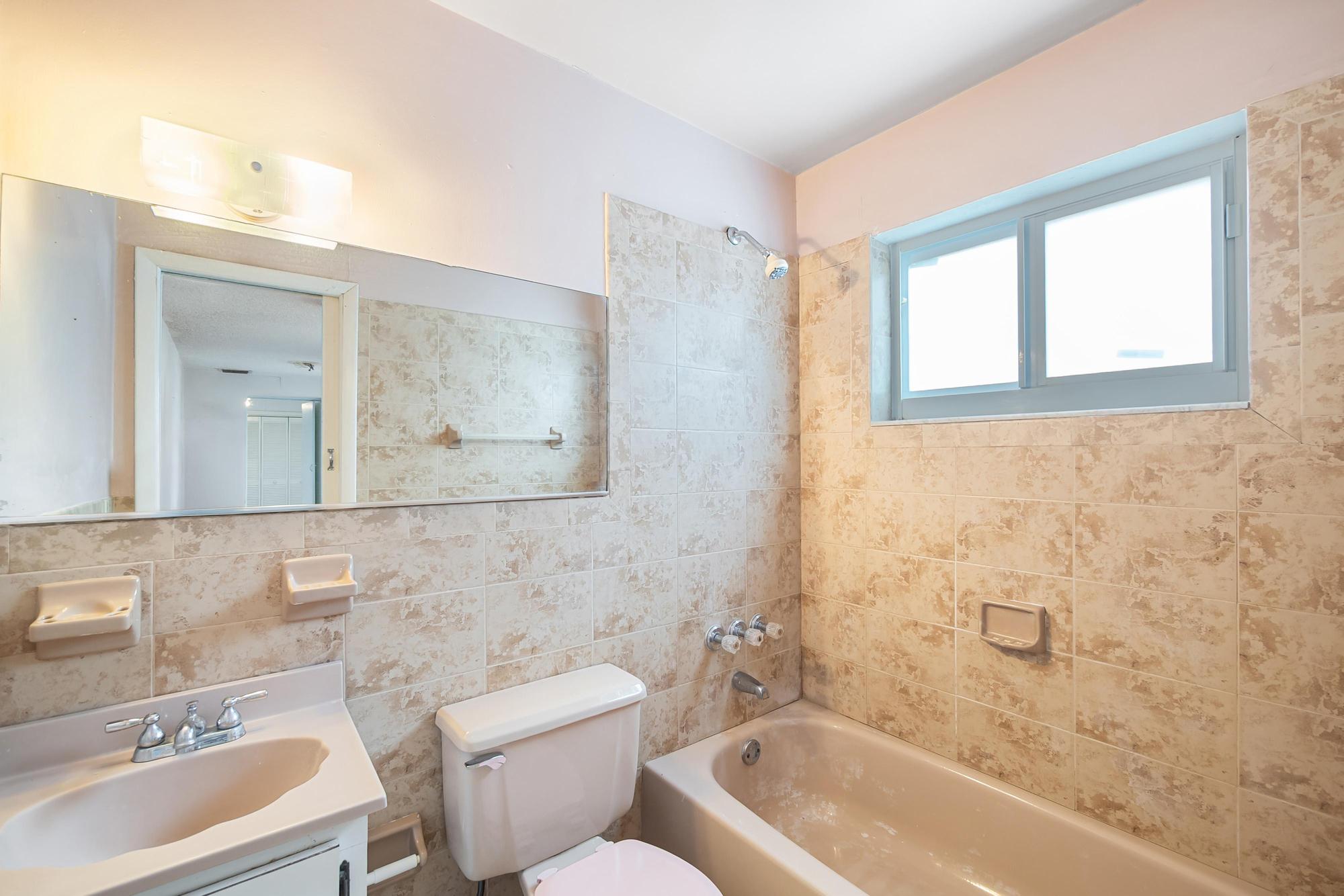 Miami, Florida, 33126, United States, 3 Bedrooms Bedrooms, ,3 BathroomsBathrooms,Residential,For Sale,1921989
