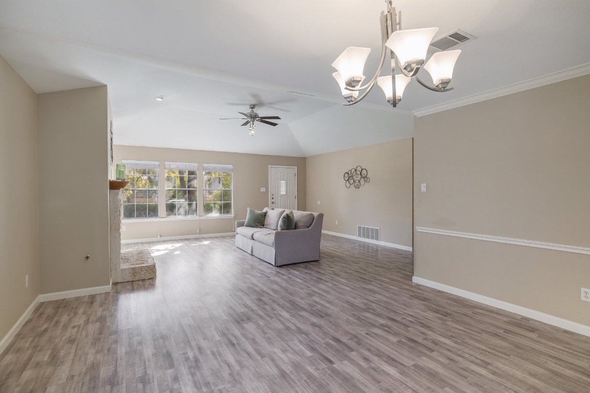 Austin, Texas, 78749, United States, 4 Bedrooms Bedrooms, ,2 BathroomsBathrooms,Residential,For Sale,1985456