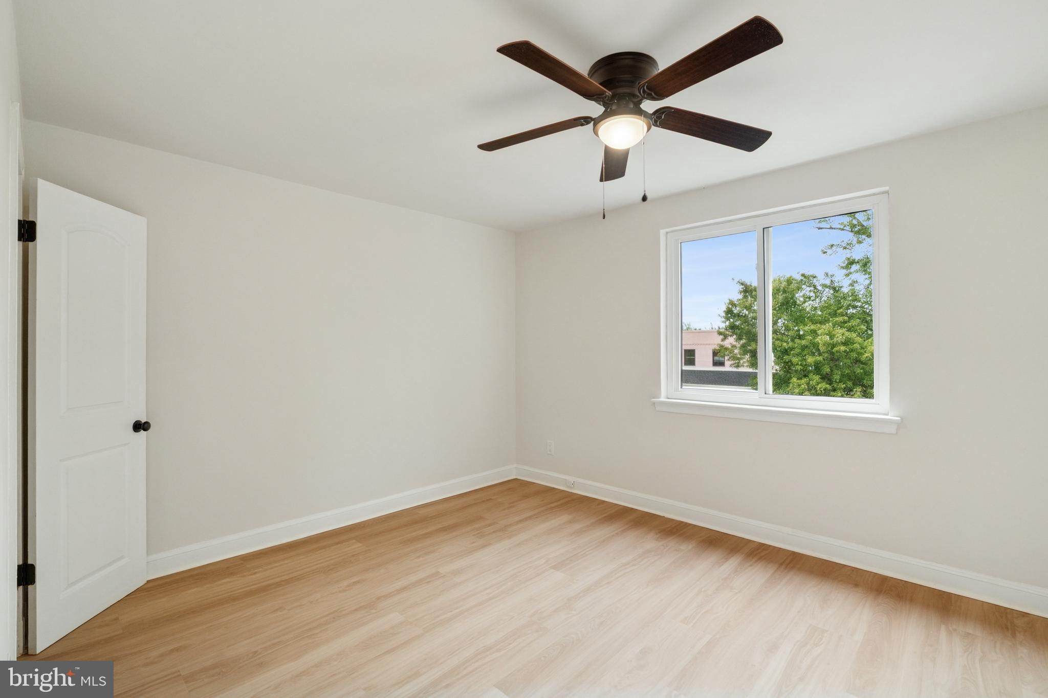 Alexandria, Virginia, 22305, United States, 2 Bedrooms Bedrooms, ,2 BathroomsBathrooms,Residential,For Sale,1944673