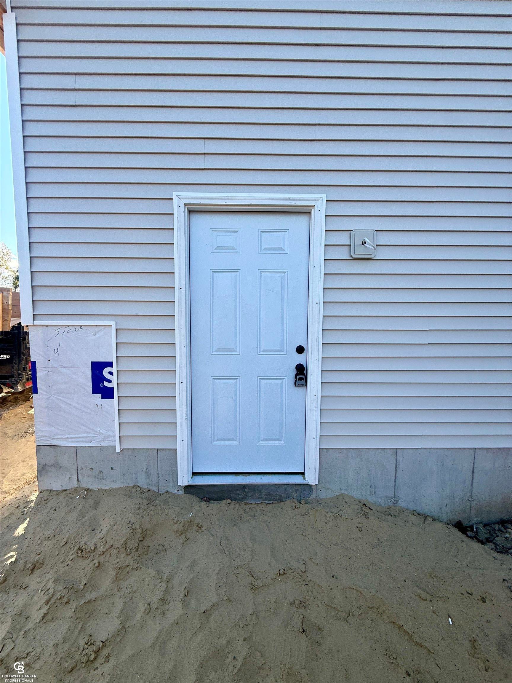 Saint Clair, Michigan, 48079, United States, 5 Bedrooms Bedrooms, ,3 BathroomsBathrooms,Residential,For Sale,1868315