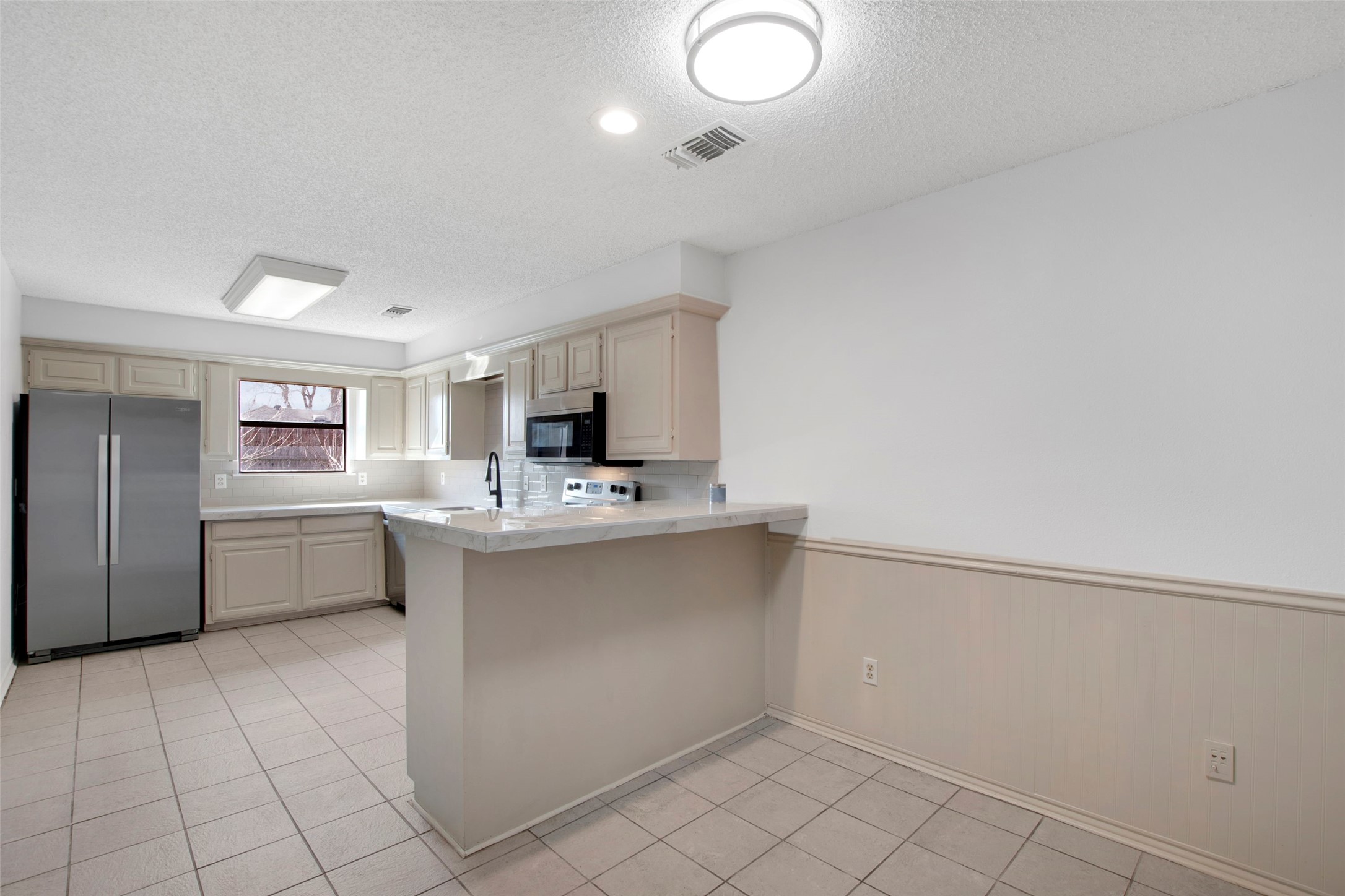 Sachse, Texas, 75048, United States, 6 Bedrooms Bedrooms, ,4 BathroomsBathrooms,Residential,For Sale,1805527
