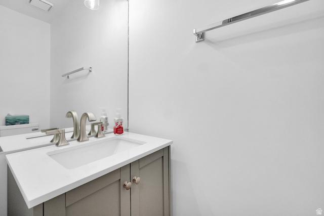 Holladay, Utah, 84117, United States, 3 Bedrooms Bedrooms, ,3 BathroomsBathrooms,Residential,For Sale,2001475