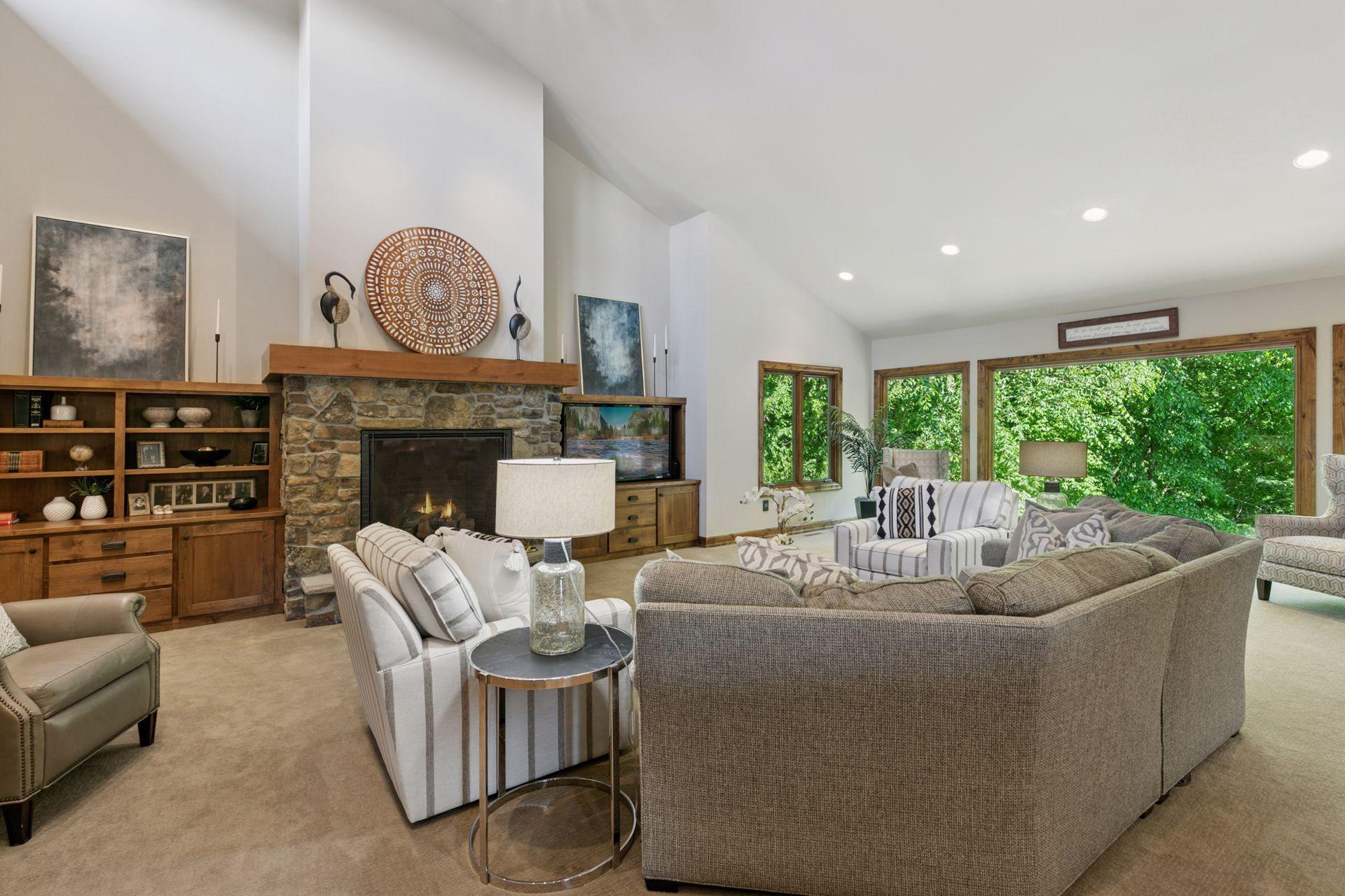 Chanhassen, Minnesota, 55318, United States, 5 Bedrooms Bedrooms, ,2 BathroomsBathrooms,Residential,For Sale,1847378