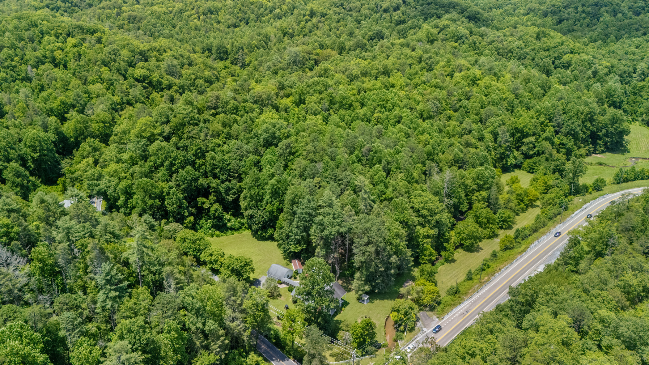 Gatlinburg, Tennessee, 37738, United States, 4 Bedrooms Bedrooms, ,3 BathroomsBathrooms,Residential,For Sale,1974957