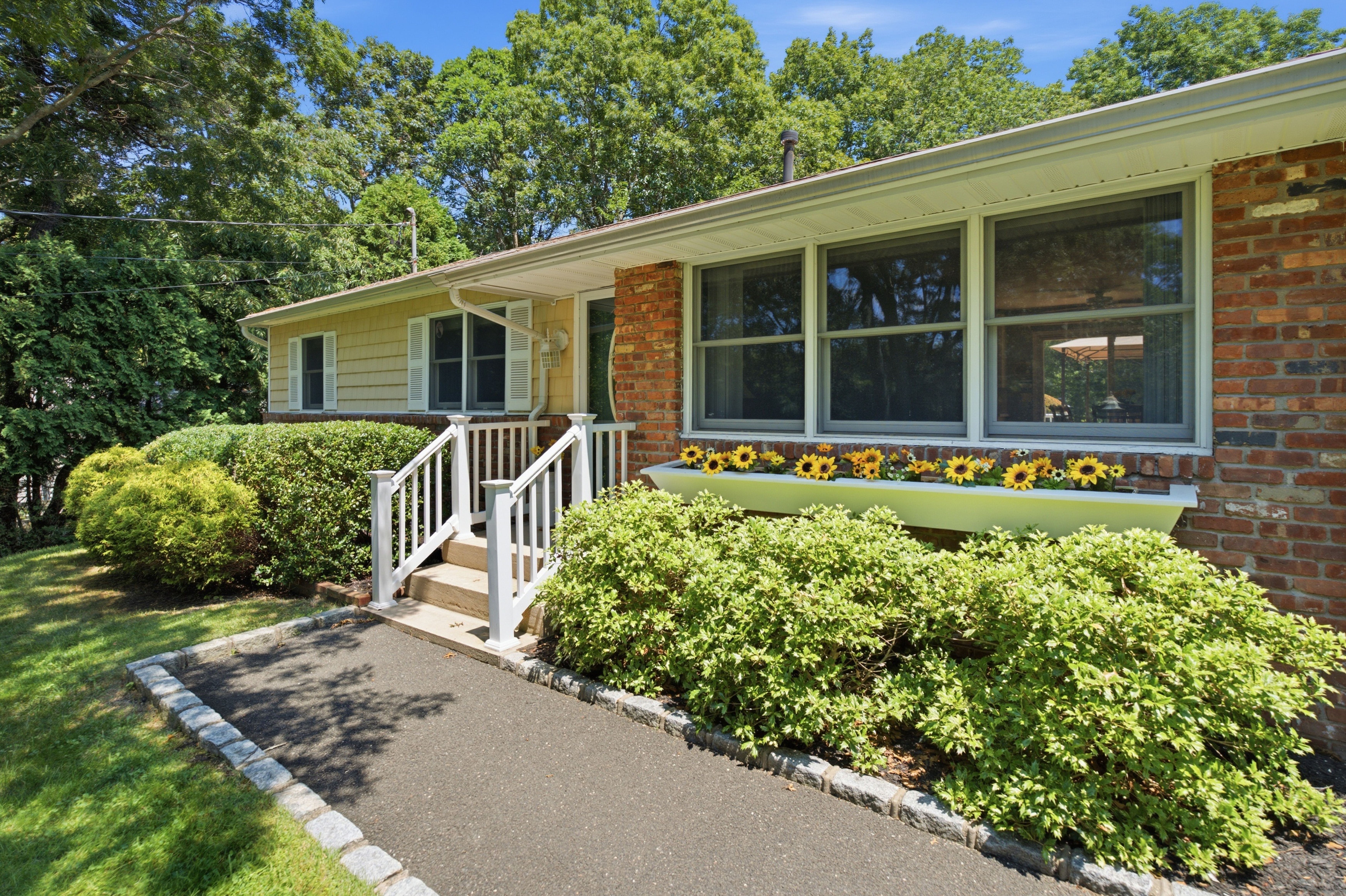  5 Columbine Avenue, Hampton Bays, NY, 11946 - 物件實景