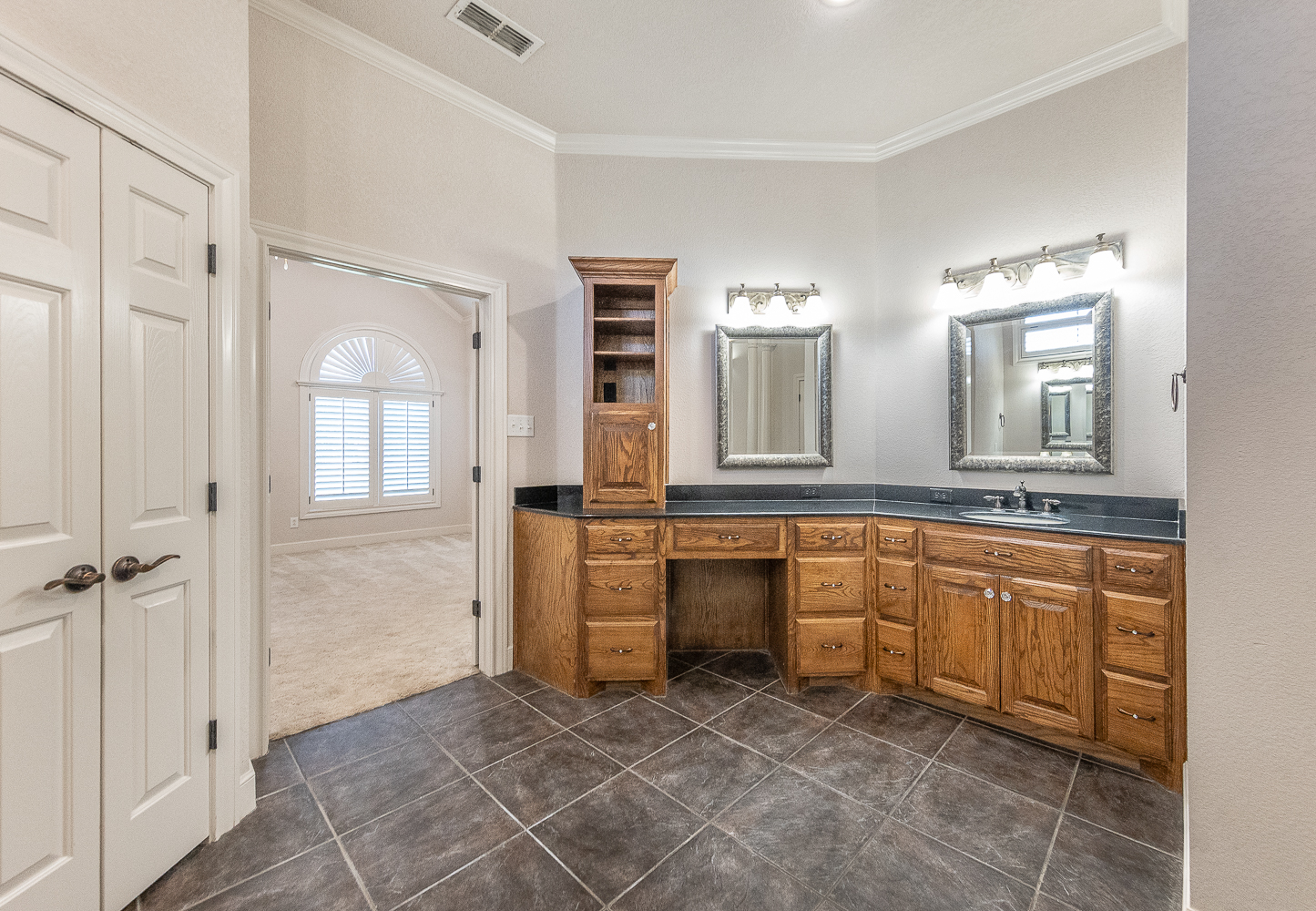 Lubbock, Texas, 79424, United States, 4 Bedrooms Bedrooms, ,5 BathroomsBathrooms,Residential,For Sale,1934203