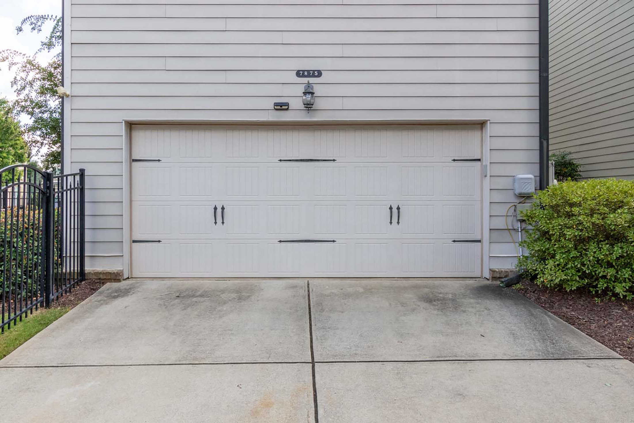  Four-Bedroom Brick Corner Lot in Jamestown - 物件實景