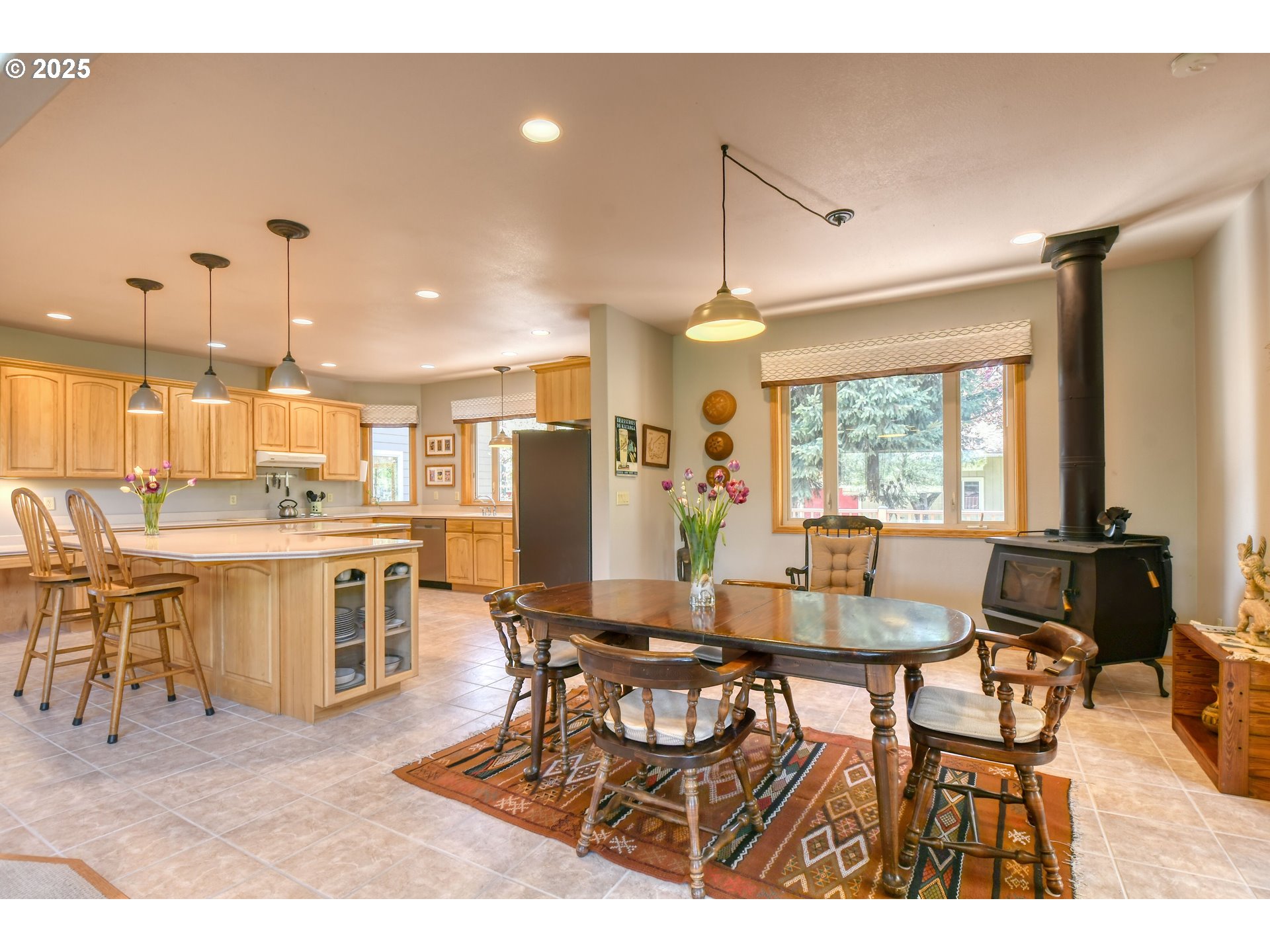 Adams, Oregon, 97810, United States, 4 Bedrooms Bedrooms, ,3 BathroomsBathrooms,Residential,For Sale,1793219