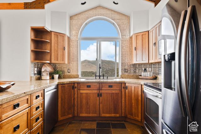 Herriman, Utah, 84096, United States, 5 Bedrooms Bedrooms, ,4 BathroomsBathrooms,Residential,For Sale,1927807