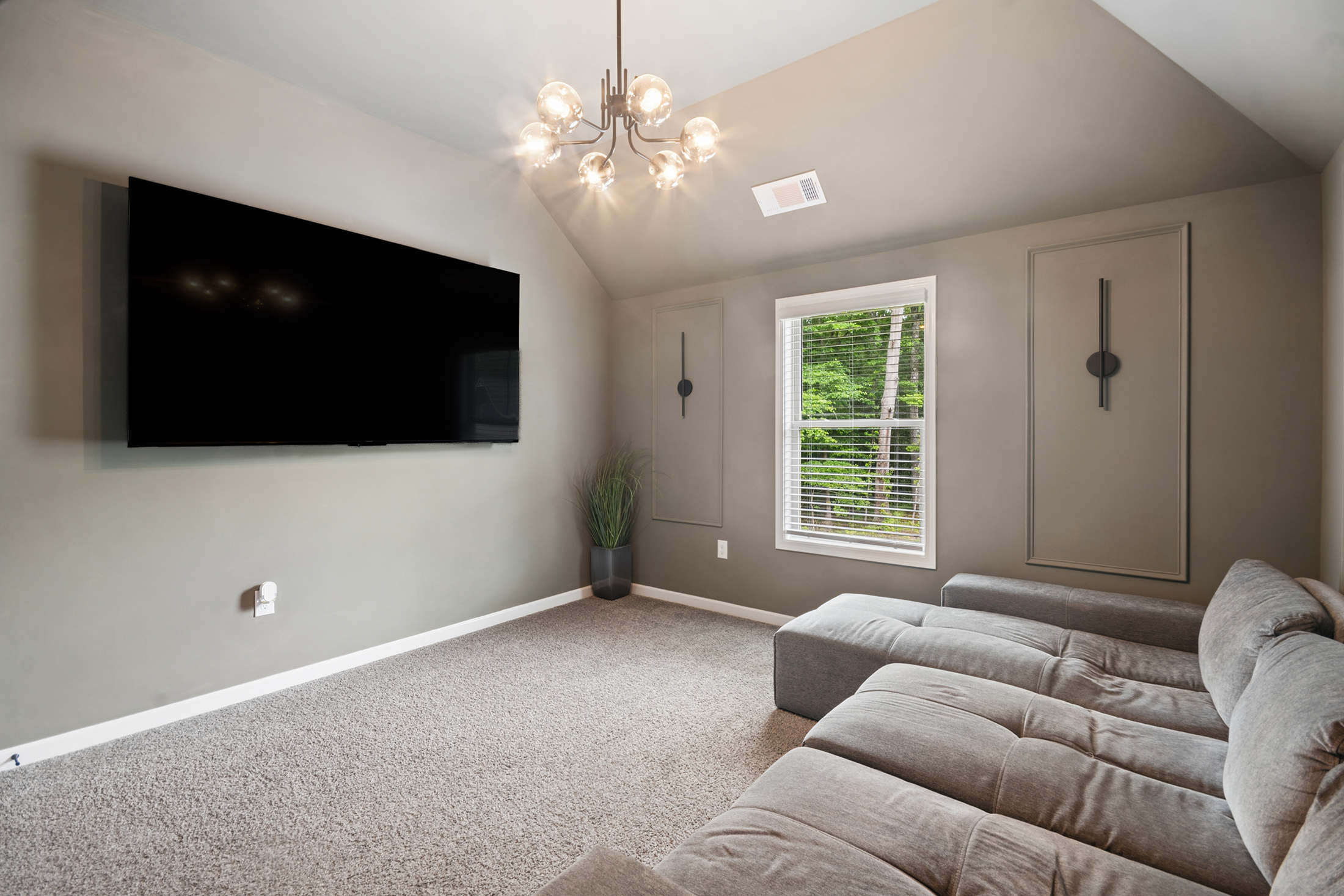  Thoughtfully Designed Home in Private, Nine Oaks Neighborhood - 物件實景