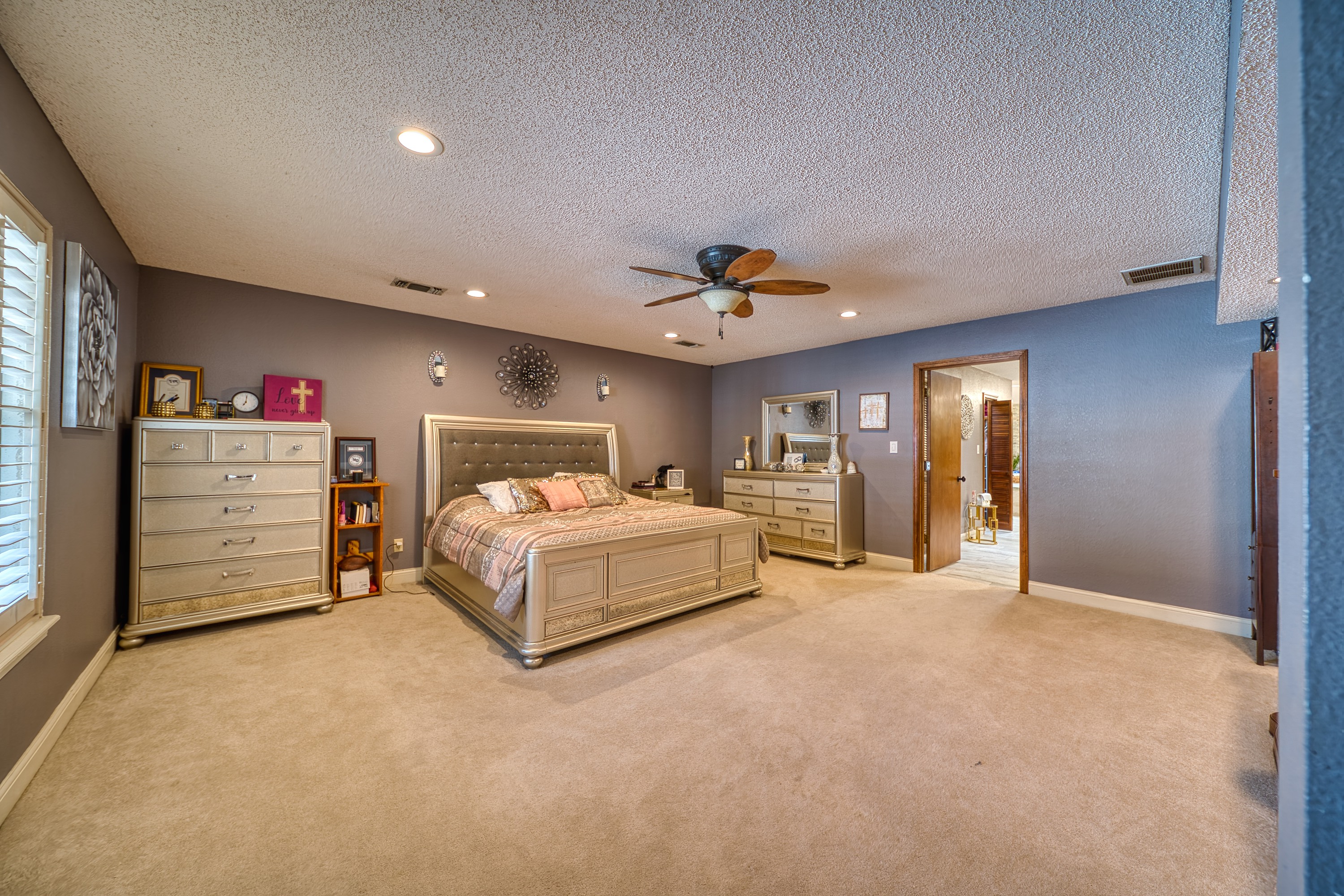 Carlsbad, New Mexico, 88220, United States, 4 Bedrooms Bedrooms, ,3 BathroomsBathrooms,Residential,For Sale,1974897