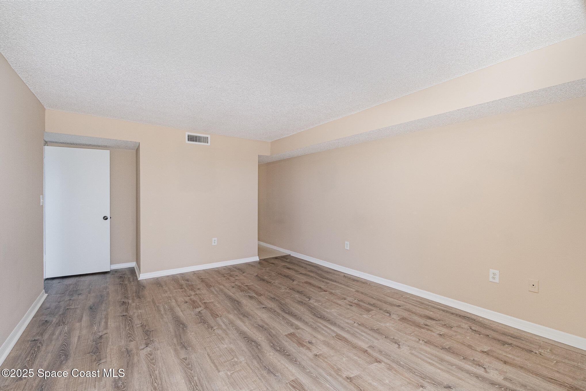 Cocoa Beach, Florida, 32931, United States, 3 Bedrooms Bedrooms, ,2 BathroomsBathrooms,Residential,For Sale,1974236