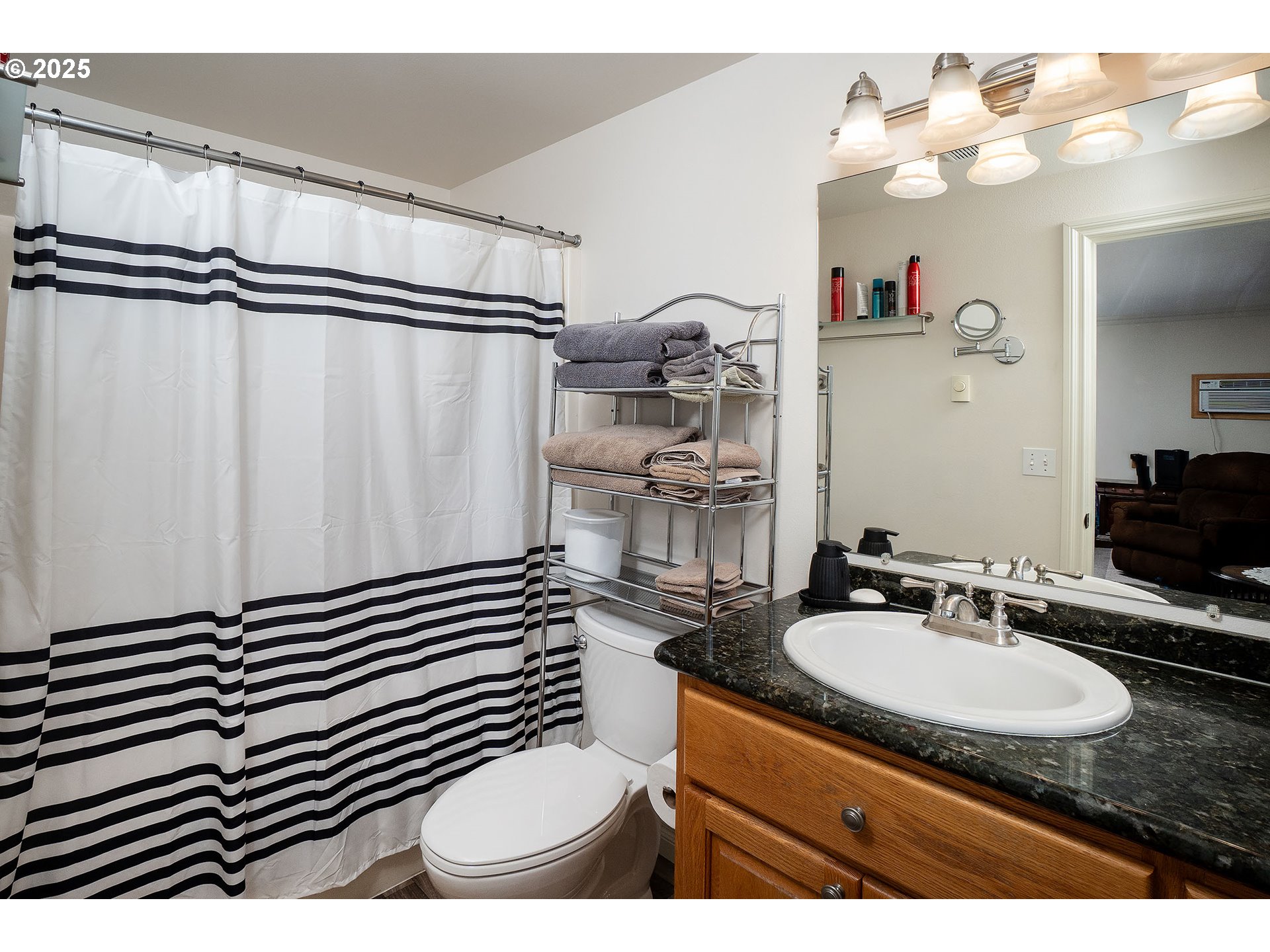 Terrebonne, Oregon, 97760, United States, 3 Bedrooms Bedrooms, ,2 BathroomsBathrooms,Residential,For Sale,1960646