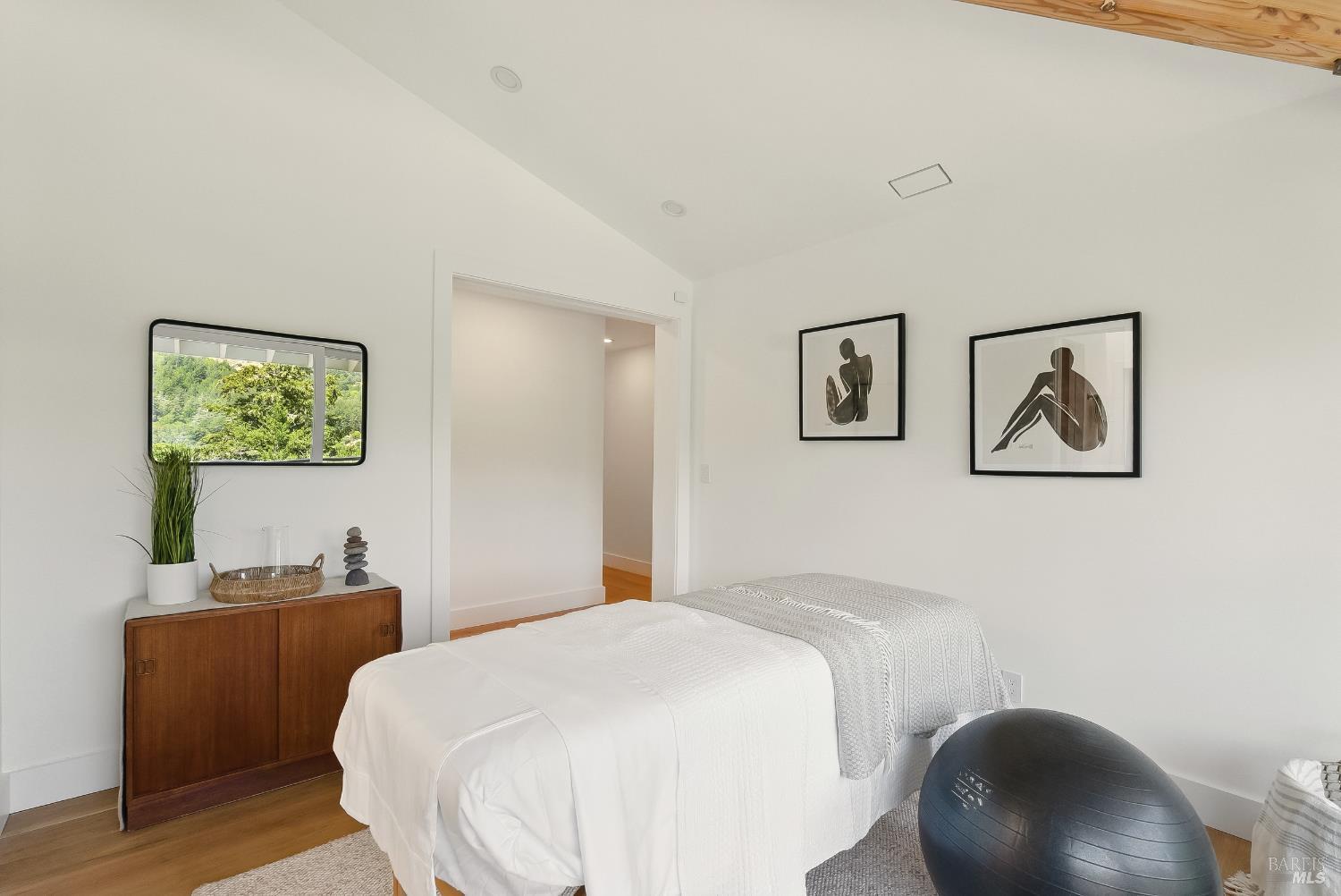 Woodacre, California, 94973, United States, 5 Bedrooms Bedrooms, ,3 BathroomsBathrooms,Residential,For Sale,1838078