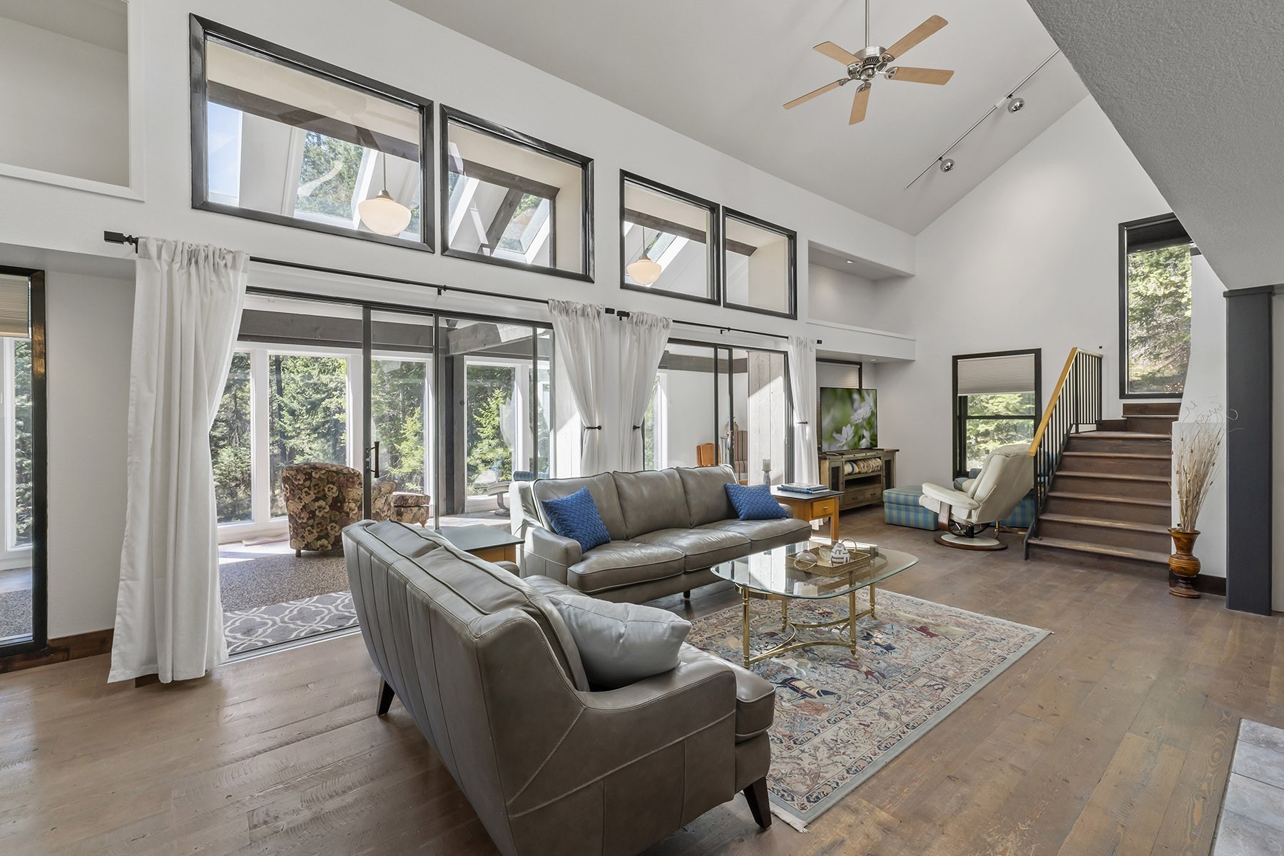  Cougar Estate Acreage - 物件實景