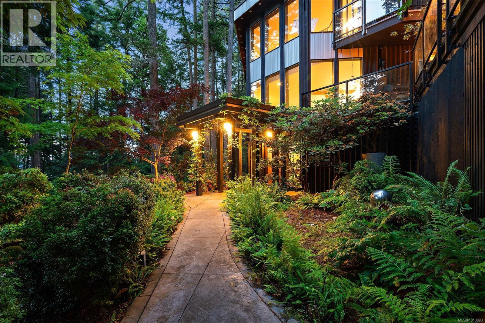 NORTH SAANICH, British Columbia, V8L 5K1, CA, 3 Bedrooms Bedrooms, ,3 BathroomsBathrooms,Residential,For Sale,1951213