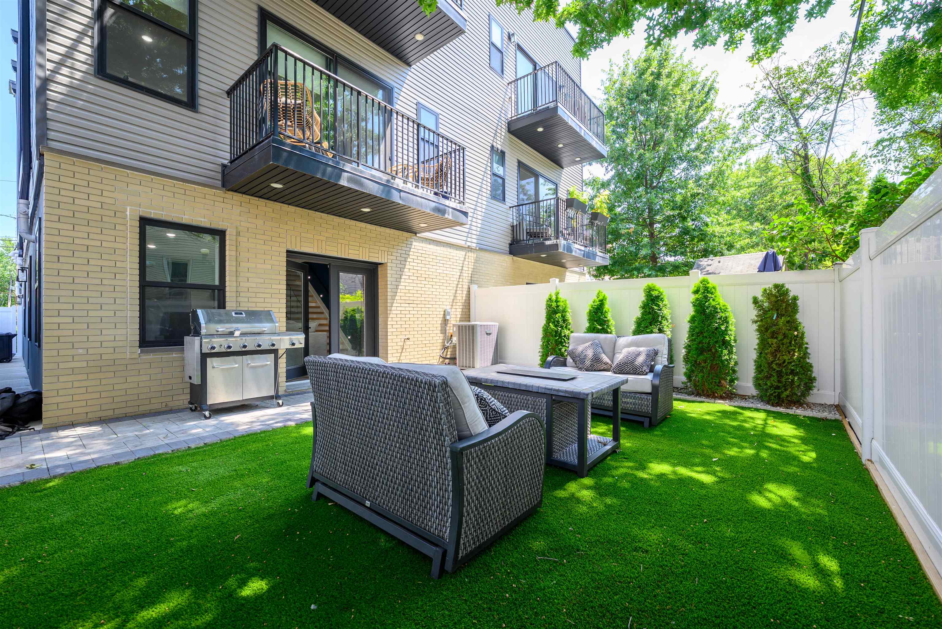Jersey City, New Jersey, 07307, United States, 3 Bedrooms Bedrooms, ,3 BathroomsBathrooms,Residential,For Sale,1901105