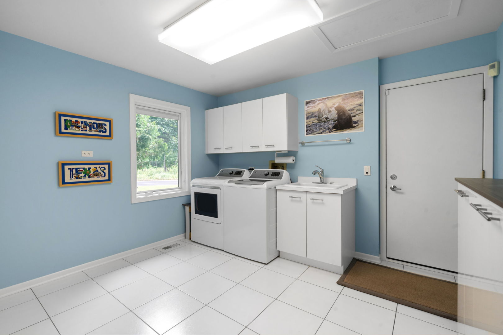 Highland Park, Illinois, 60035, United States, 2 Bedrooms Bedrooms, ,3 BathroomsBathrooms,Residential,For Sale,1903435