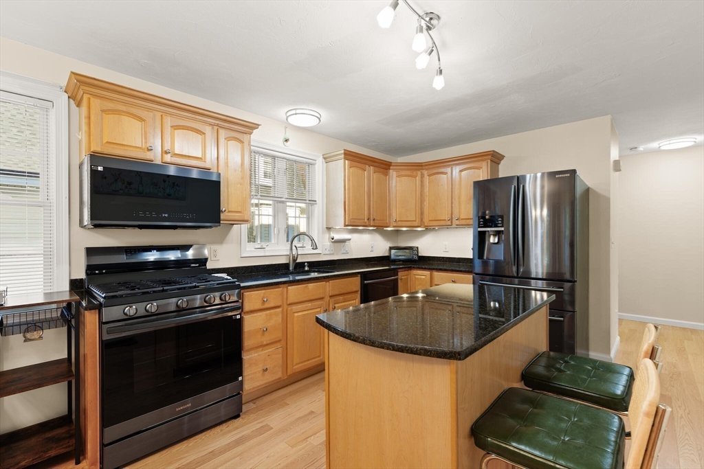 Framingham, Massachusetts, 01701, United States, 3 Bedrooms Bedrooms, ,3 BathroomsBathrooms,Residential,For Sale,1968924